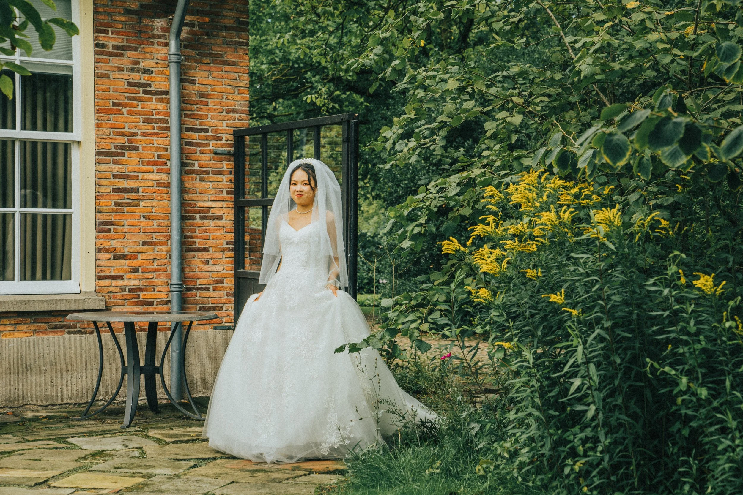 Jiabiao bride in white dress.jpg
