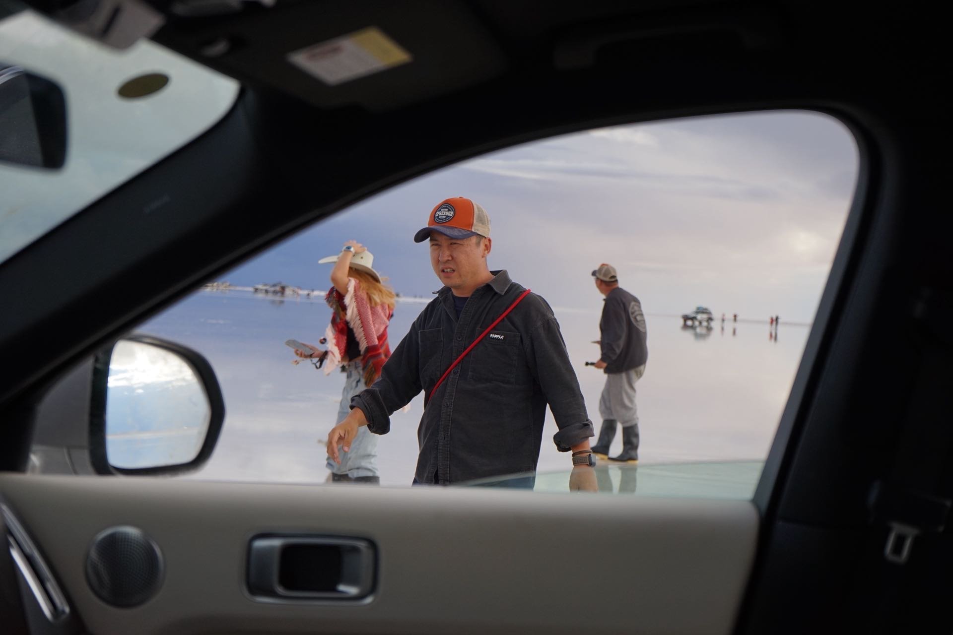 Uyuni lake in Bolivia.jpg