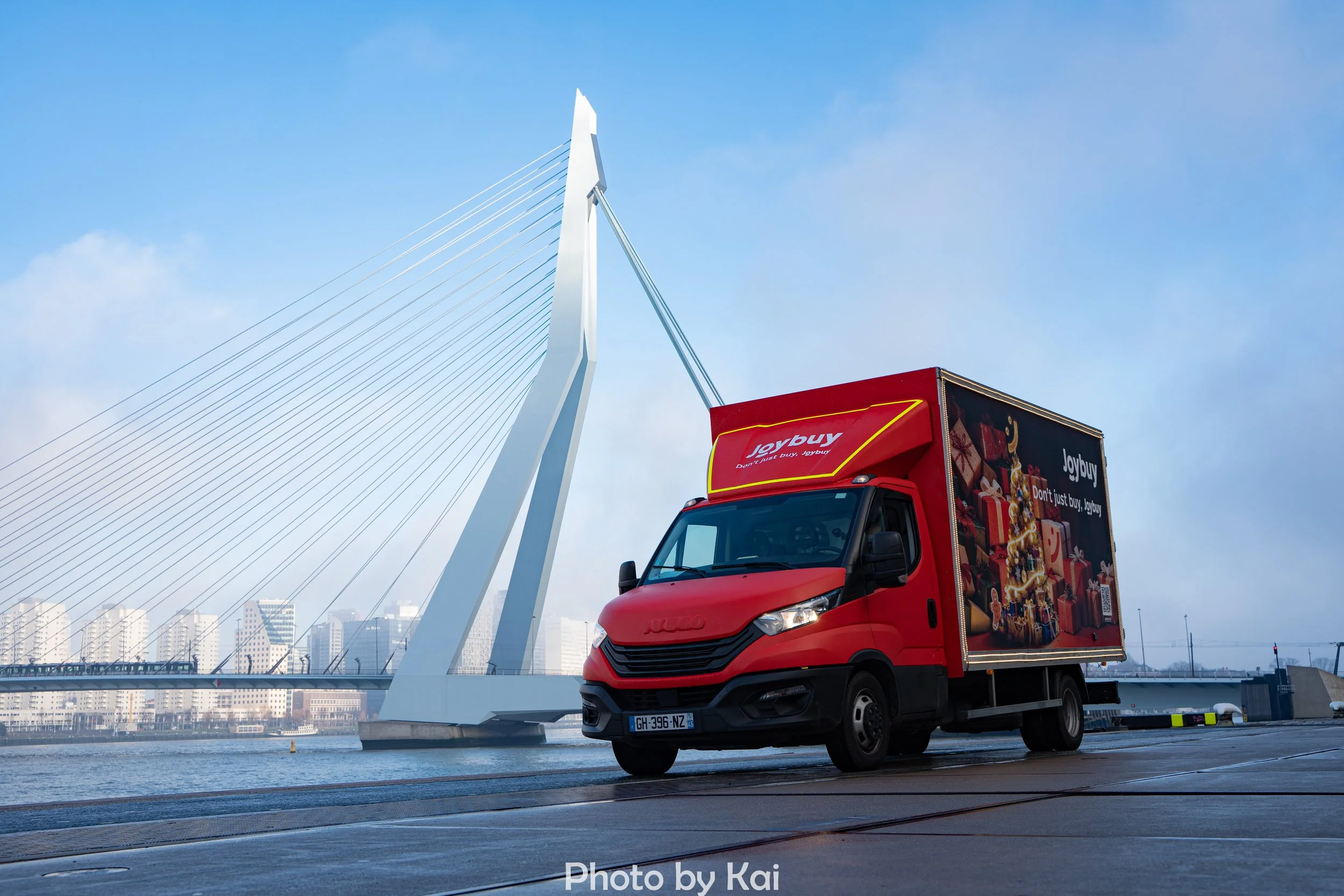 Joybuy near erasmus bridge Rotterdam.jpg