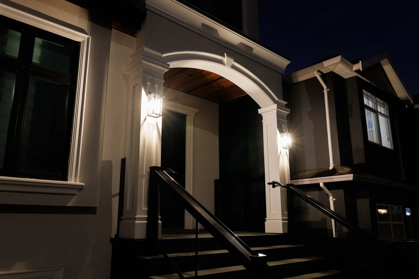 night colum lights.JPG