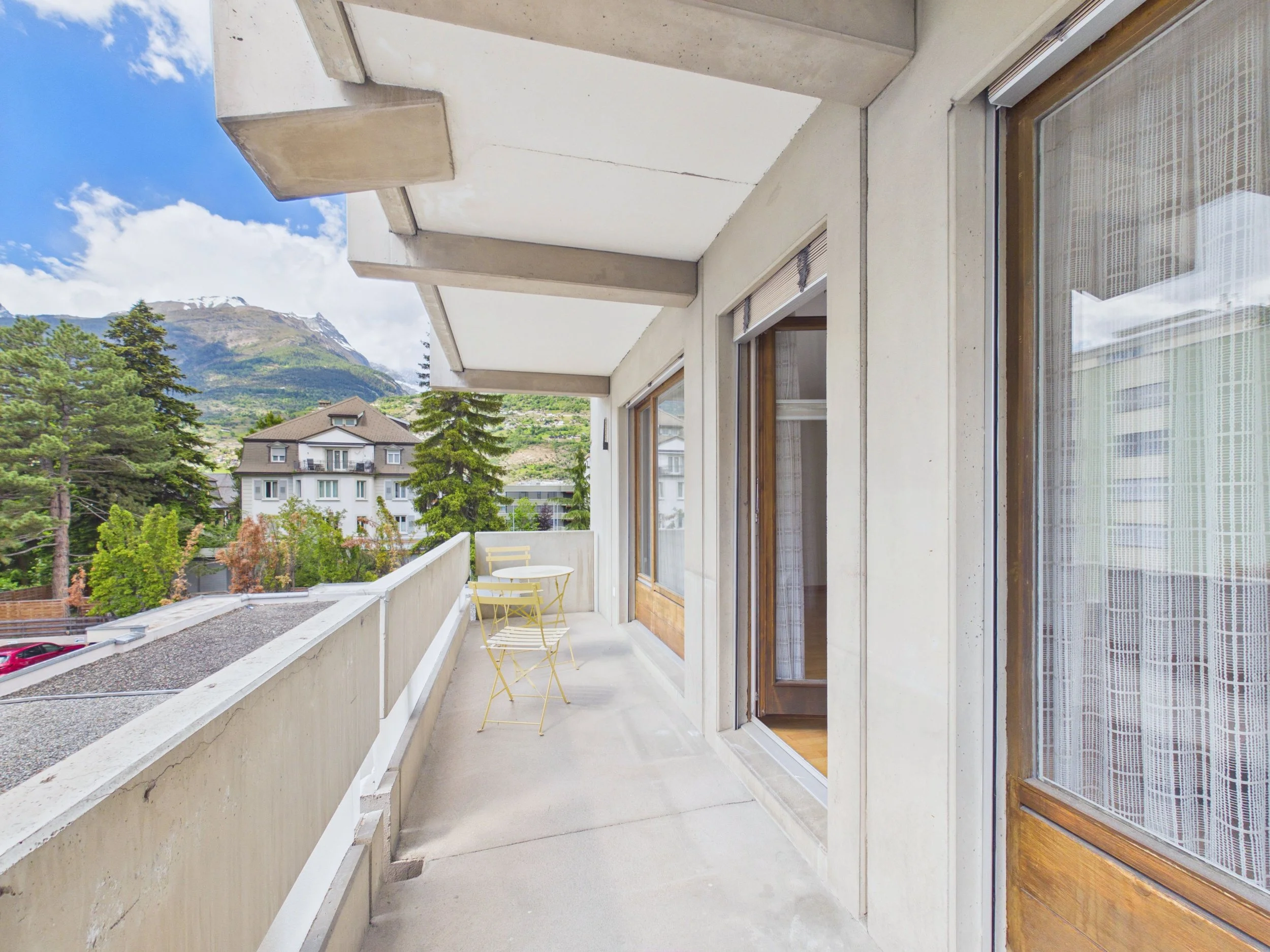 Helle und grosszügige 4.5-Zimmer-Wohnung mit Balkon im Herzen von Visp