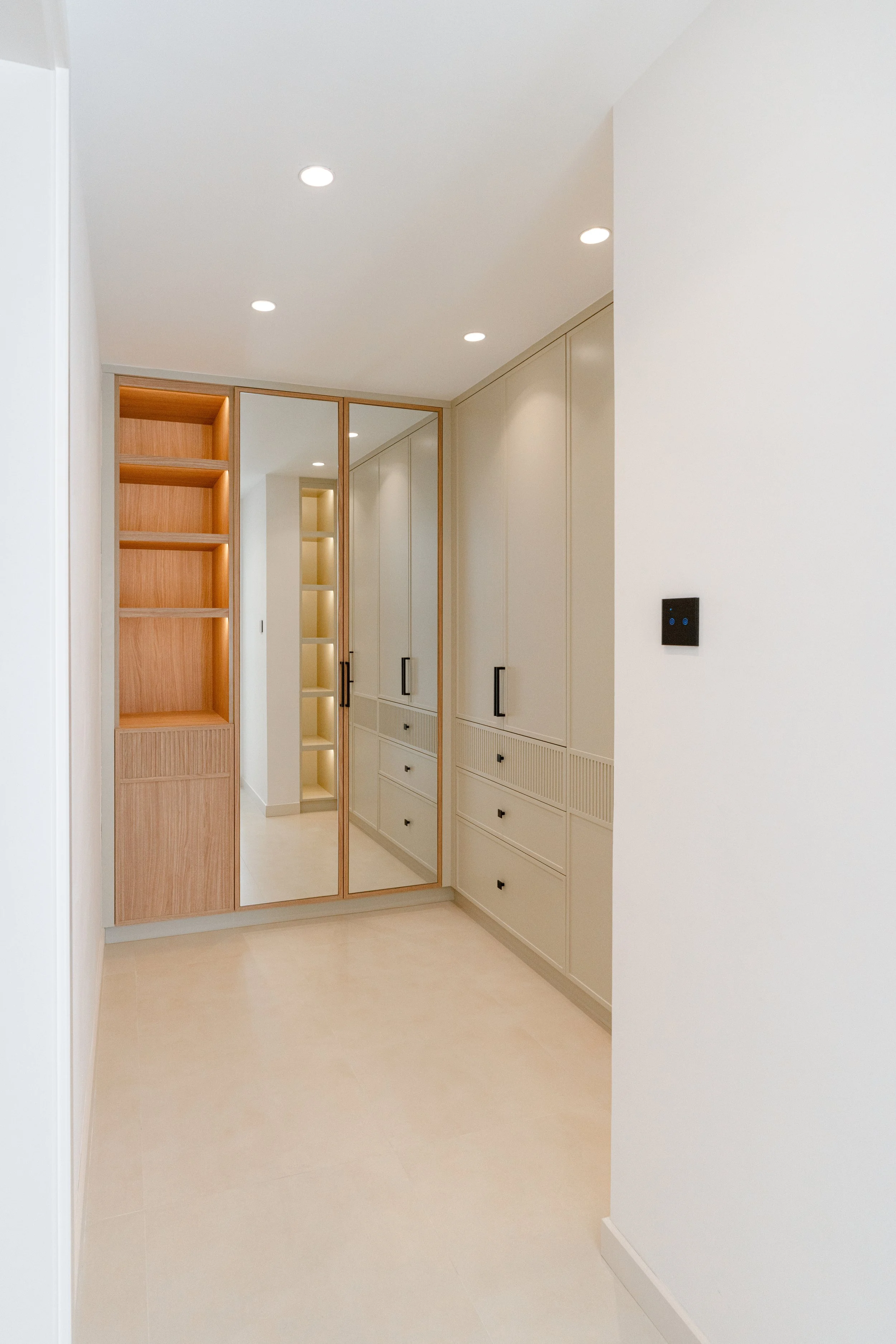 Walk-In-Closet
