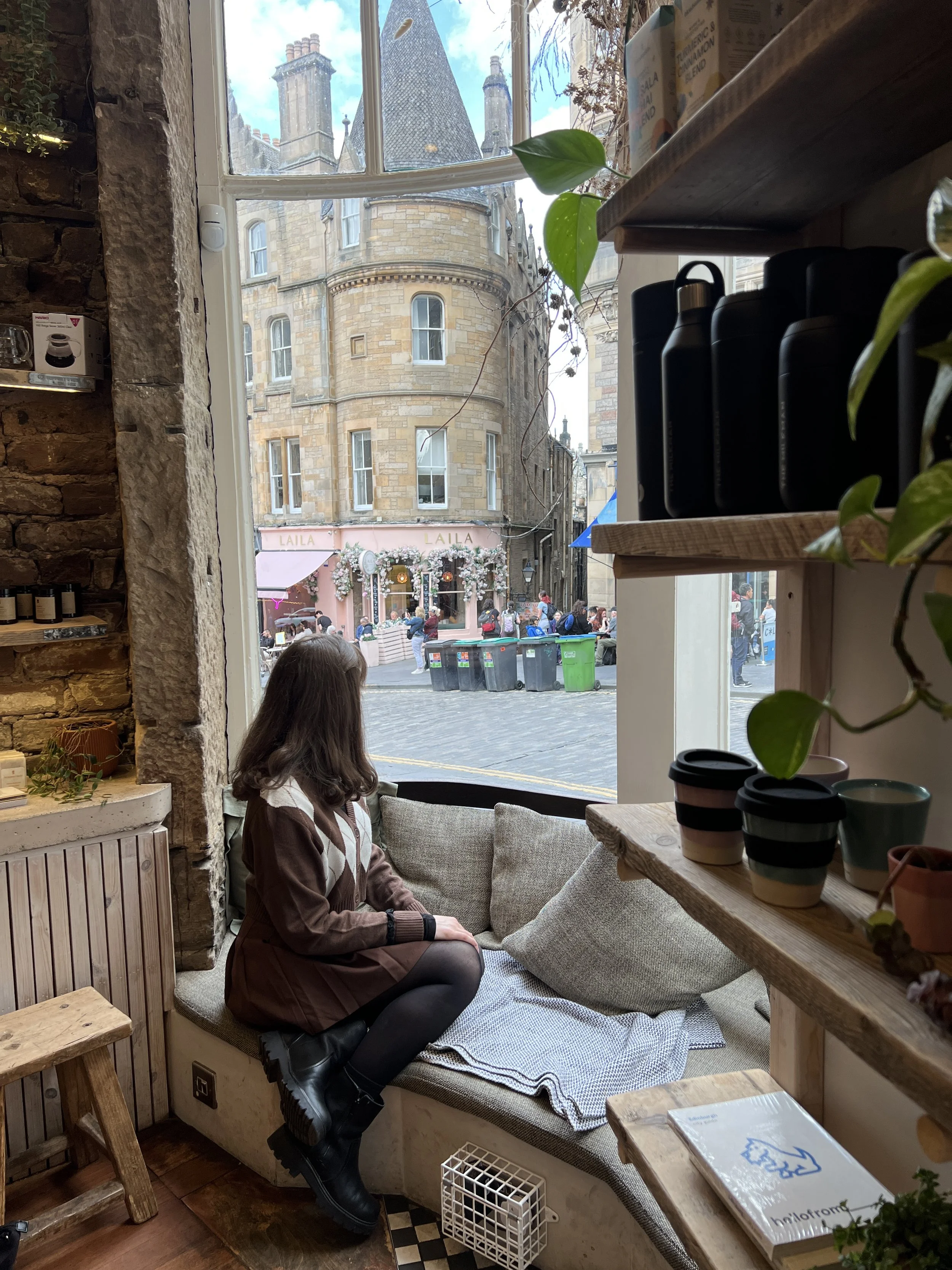 The Ultimate Edinburgh Travel Guide