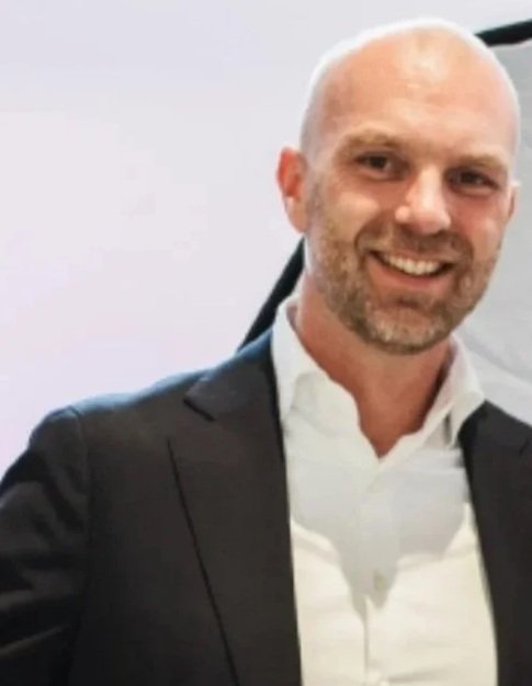 Ricardo van den Burg - Cameranu