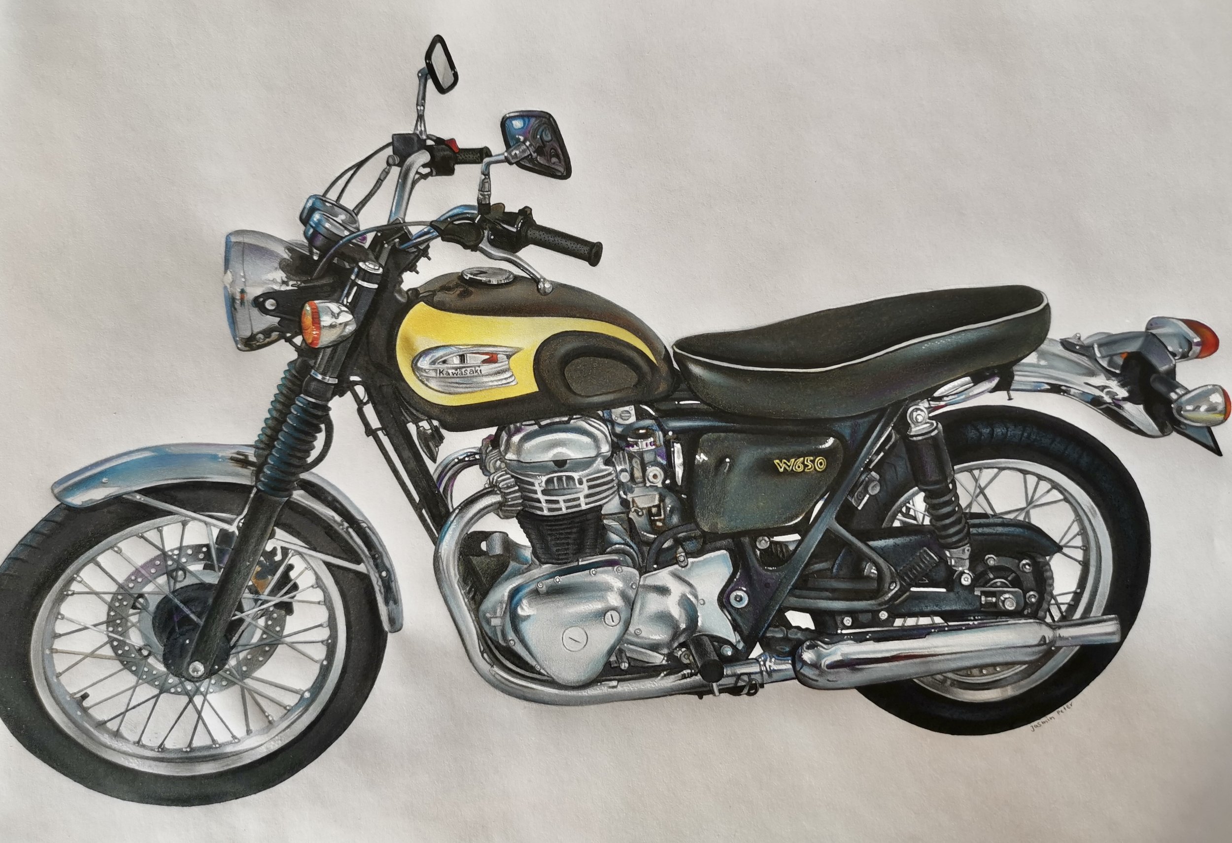 Ein klassisches Kawasaki W650 Motorrad mit schwarzer und gelber Tankfarbe, chrombesetzten Teilen, Federungssystemen, Sattel und Reifen, abgebildet gegen einen neutralen Hintergrund.