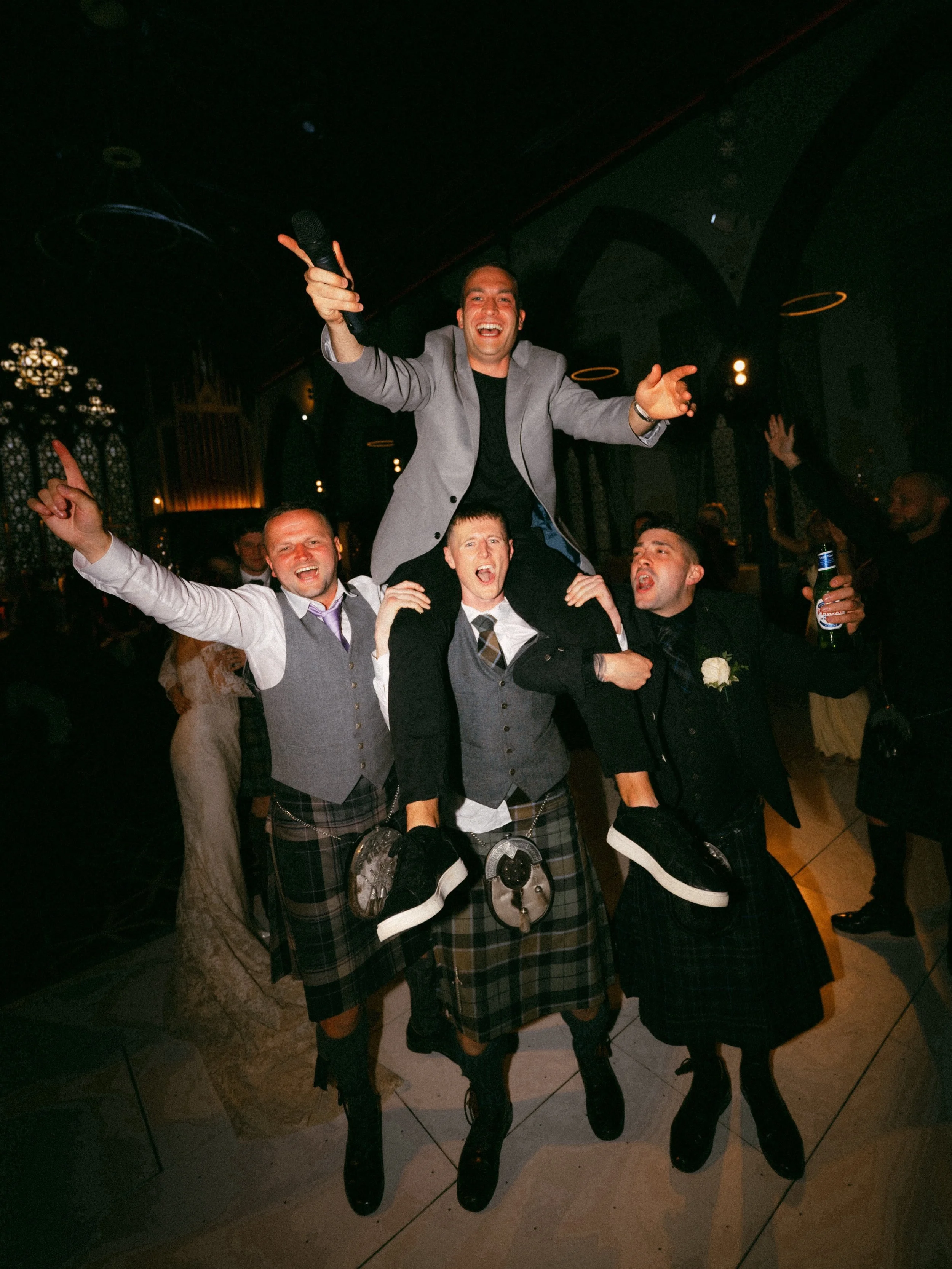 Some weddings you just end up on the guests' shoulders before the first dance 🪩 

📸 @christiejohnstonphoto