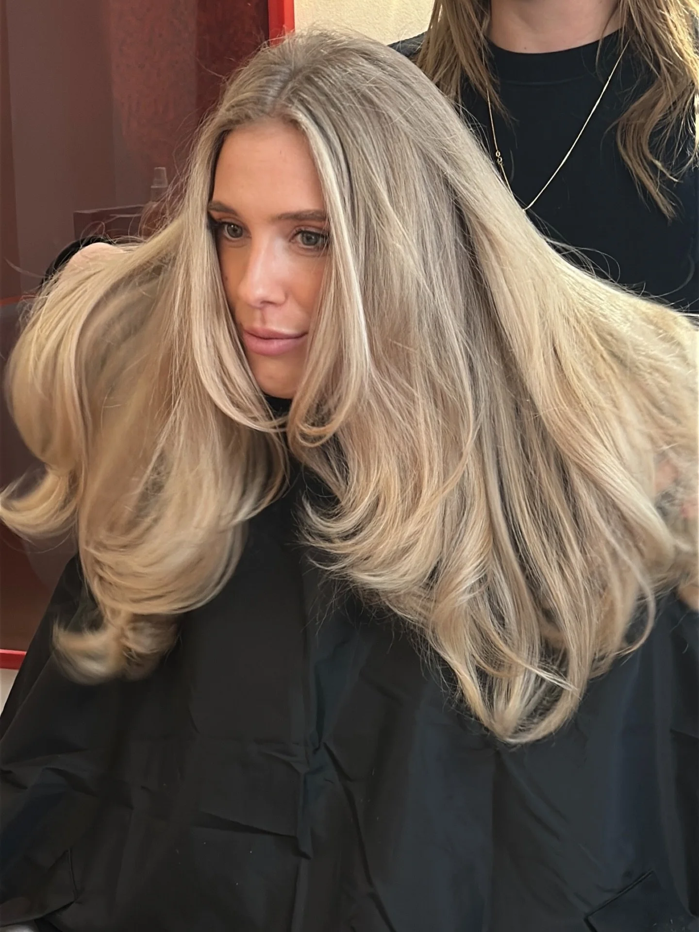 💫 She looks like Judith from Klimt. 

#nordischnobelfriseure #hamburgfriseur #balayage