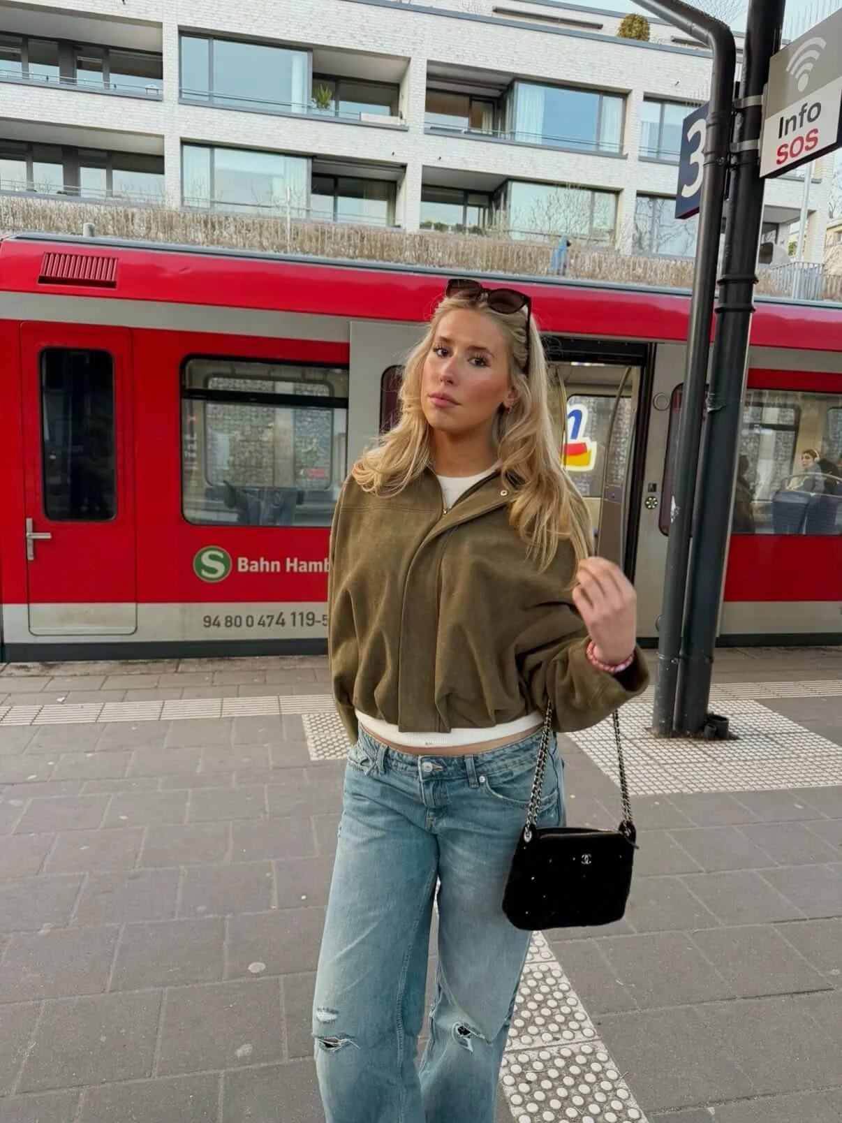 Blonde in Hamburg. 🤍 @claraa.schroeder