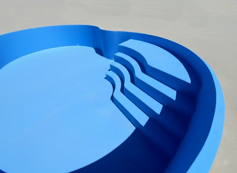 Egyedi Formájú Műanyag Medencék | Különleges Kialakítás