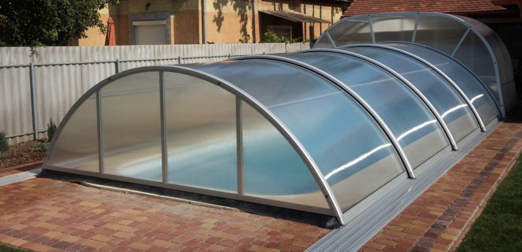 CLASSIC PLUS típusú medencefedés elegáns, alacsonyított kosárgörbe íve