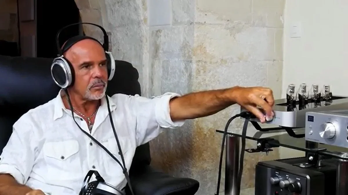 Listen to Stax SR009s 2.jpg