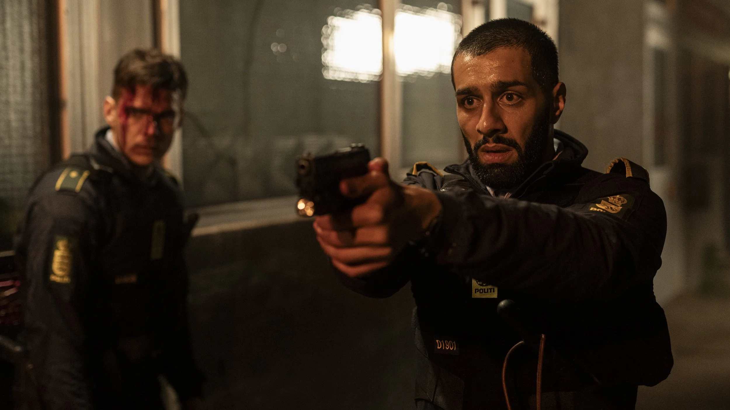 Uniformen Danmarks Radio DR Soheil Bavi Oscar Giese Marco Ilsøe Jonas Arnby 