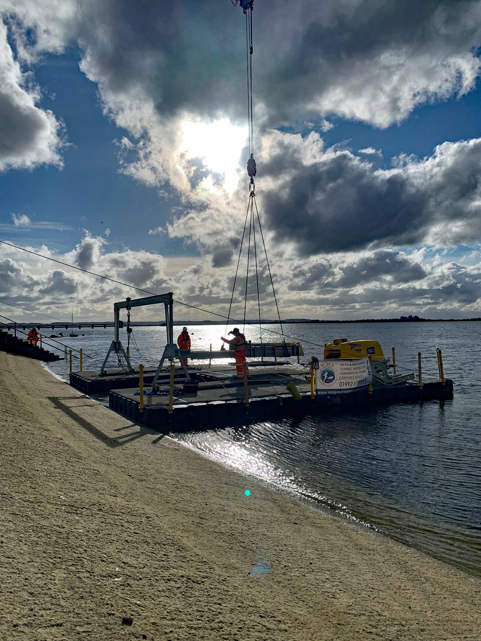 Portable lifting pontoon designed to lift 2 tonne at 30 metres underwater  