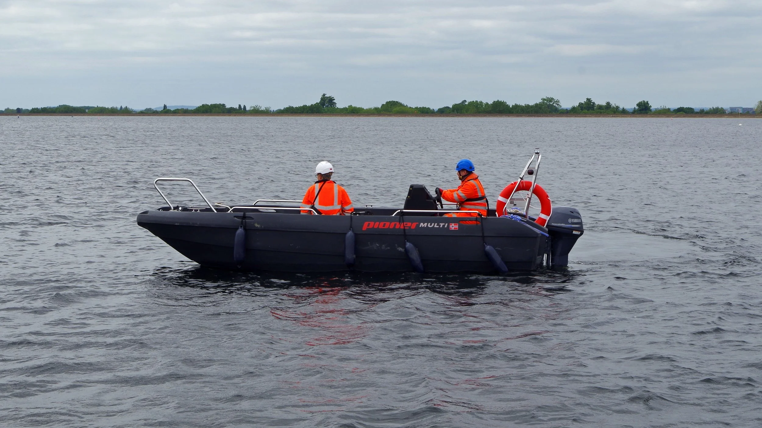 Safety boat support at work 