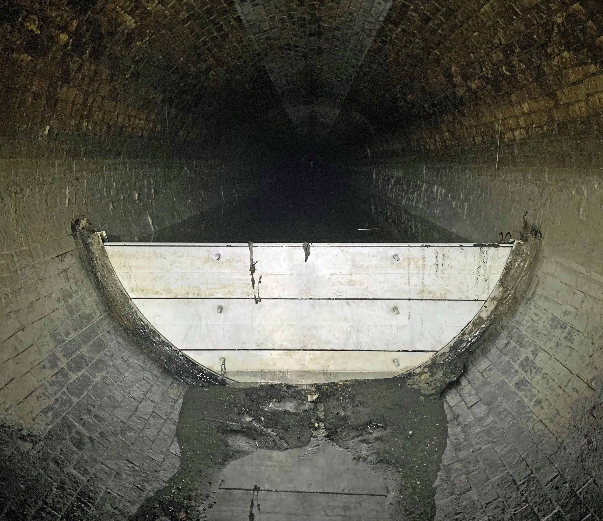 Bespoke stank walls installed by our high risk confined space team 