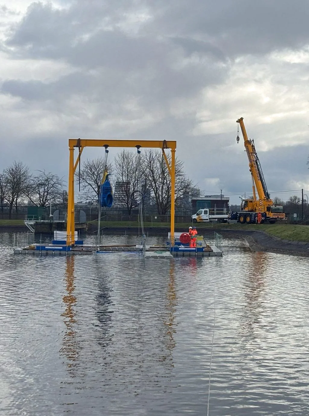 Replacing a 3 tonne valve using our bespoke A-frame 