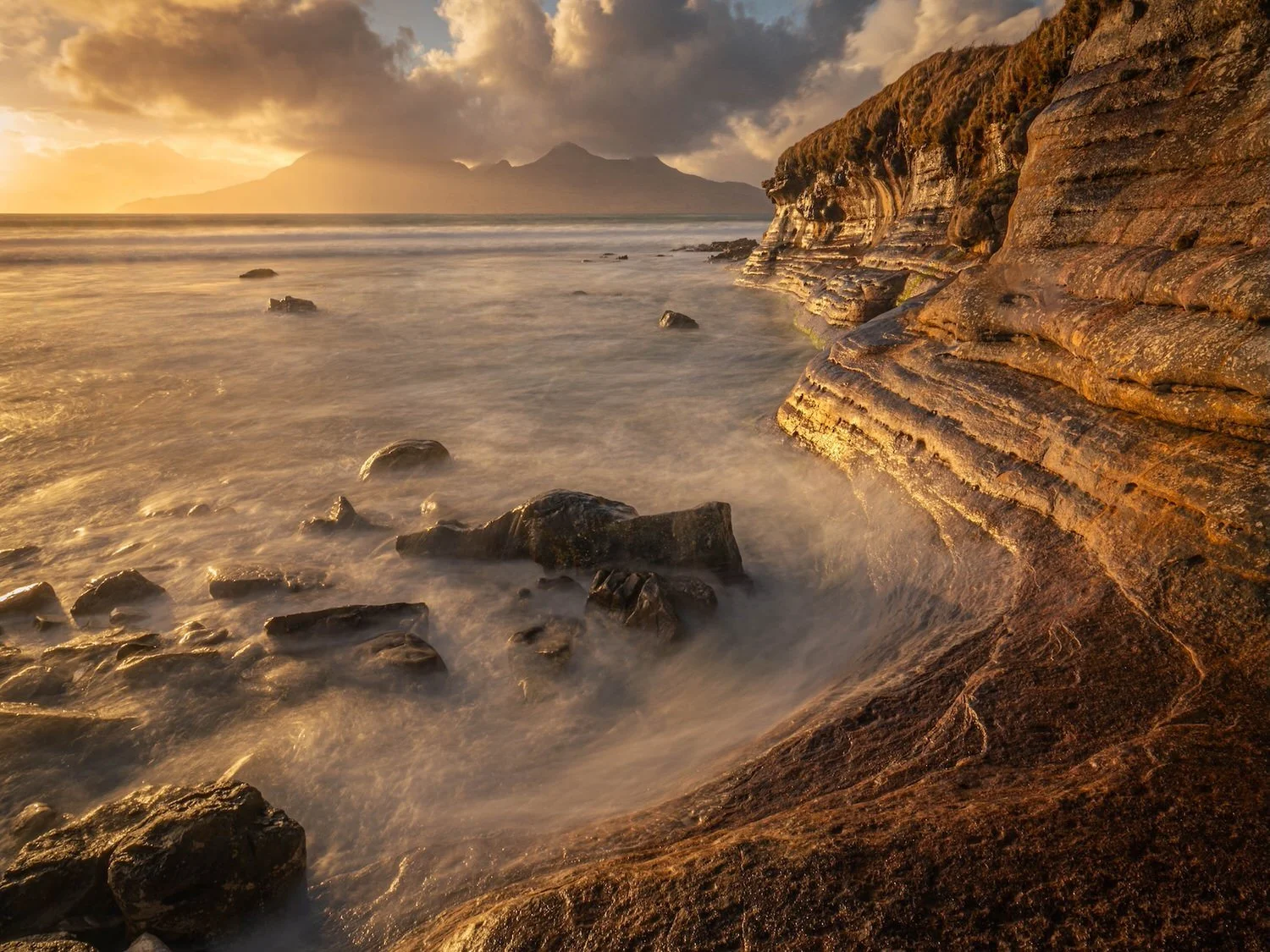 Burning Sunset, Isle of Eigg – Scotland 

  Land + Terrain,  Atmosphere + Light  	