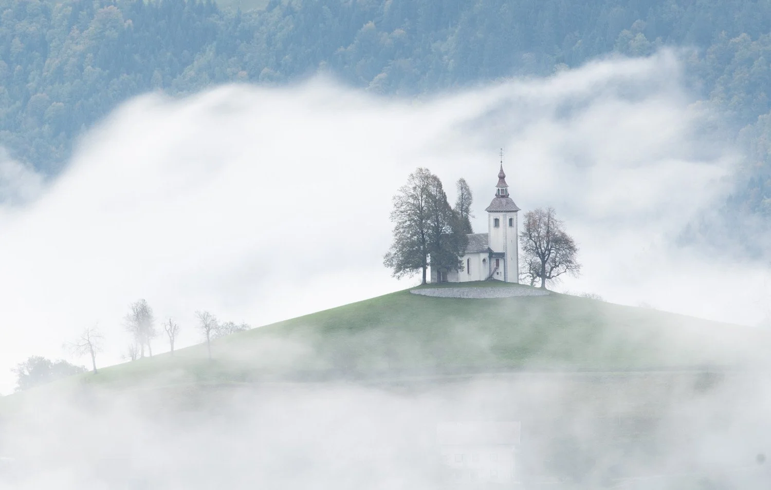 Misty St Thomas - Slovenia

  Built Traces, Atmosphere + Light  