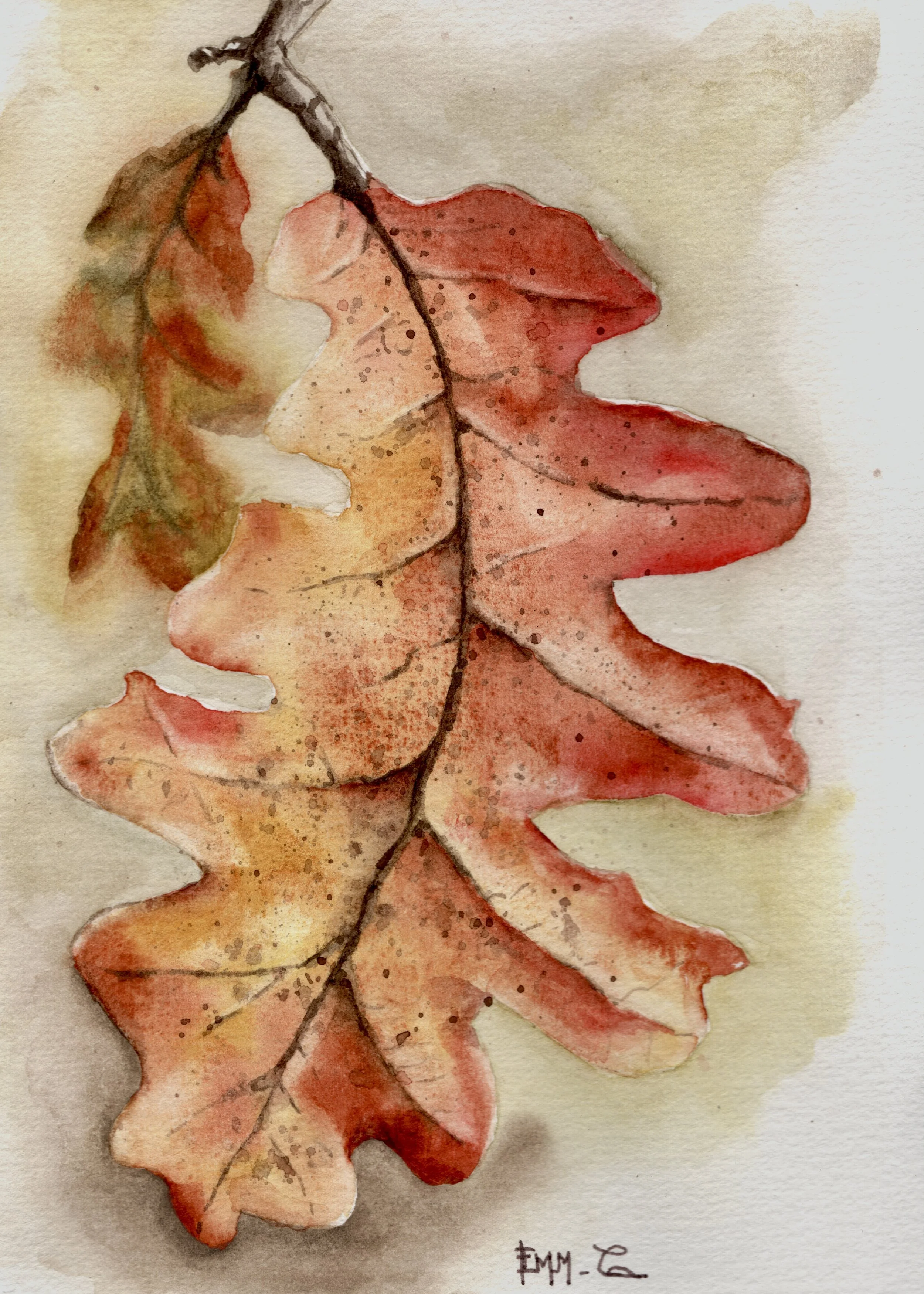Feuille d'automne en aquarelle, couleurs rouges, orange et brunes sur un fond beige clair. aquarelle Emmanuelle Courty