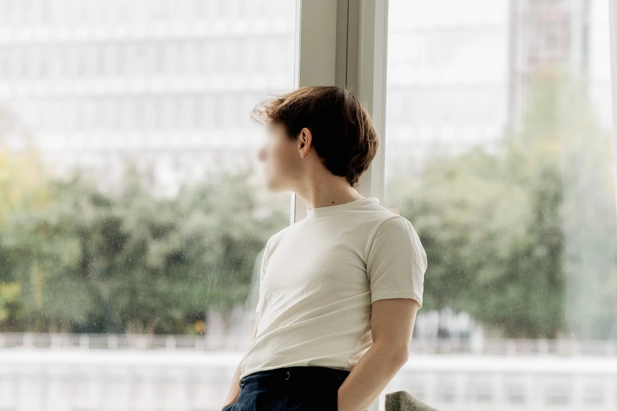 Le petit ami discret