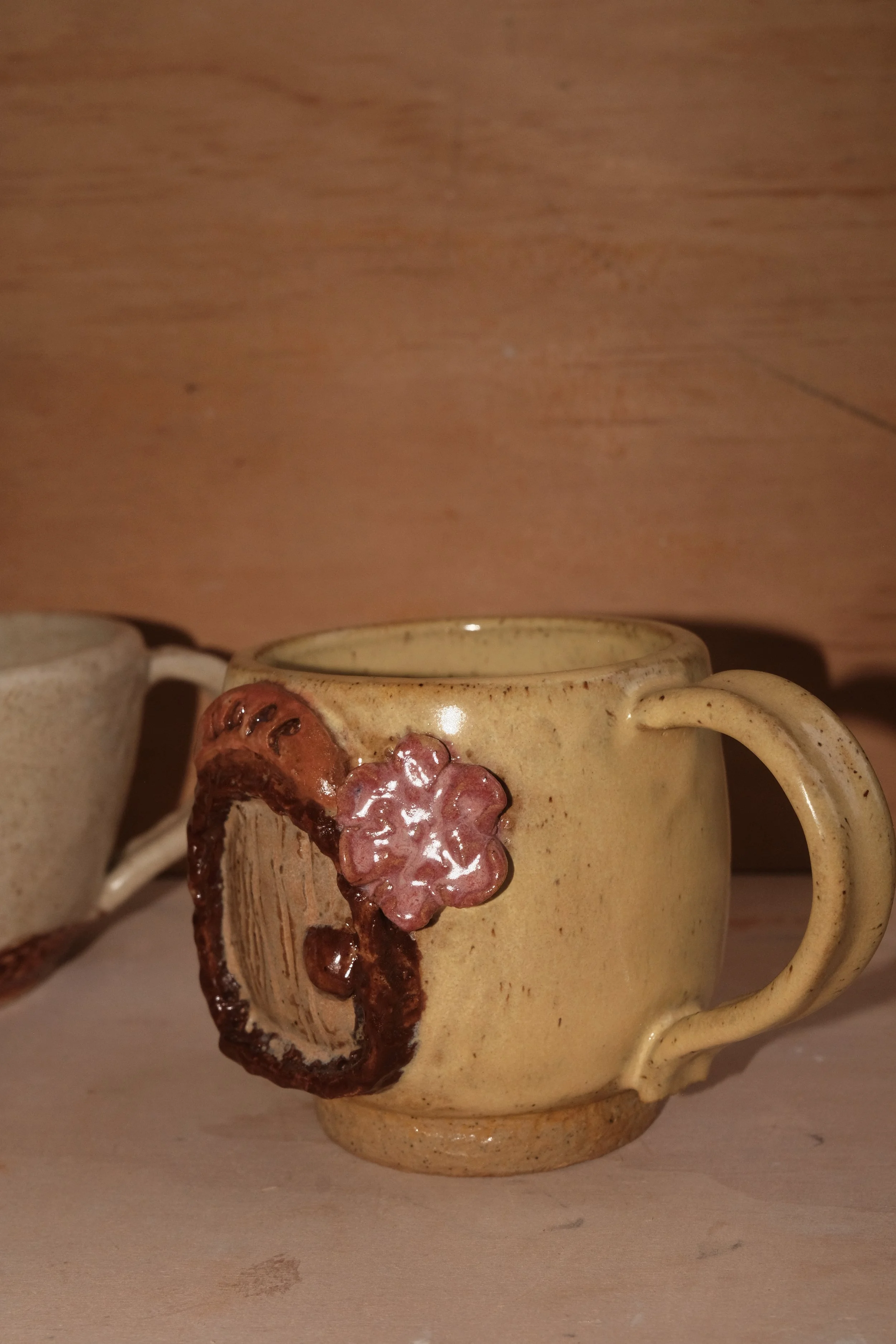 yellow_cafe_mug_56.JPG