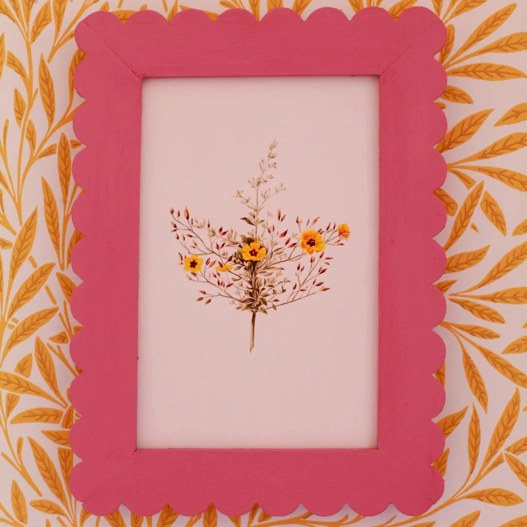 small+scallop+frame.jpg