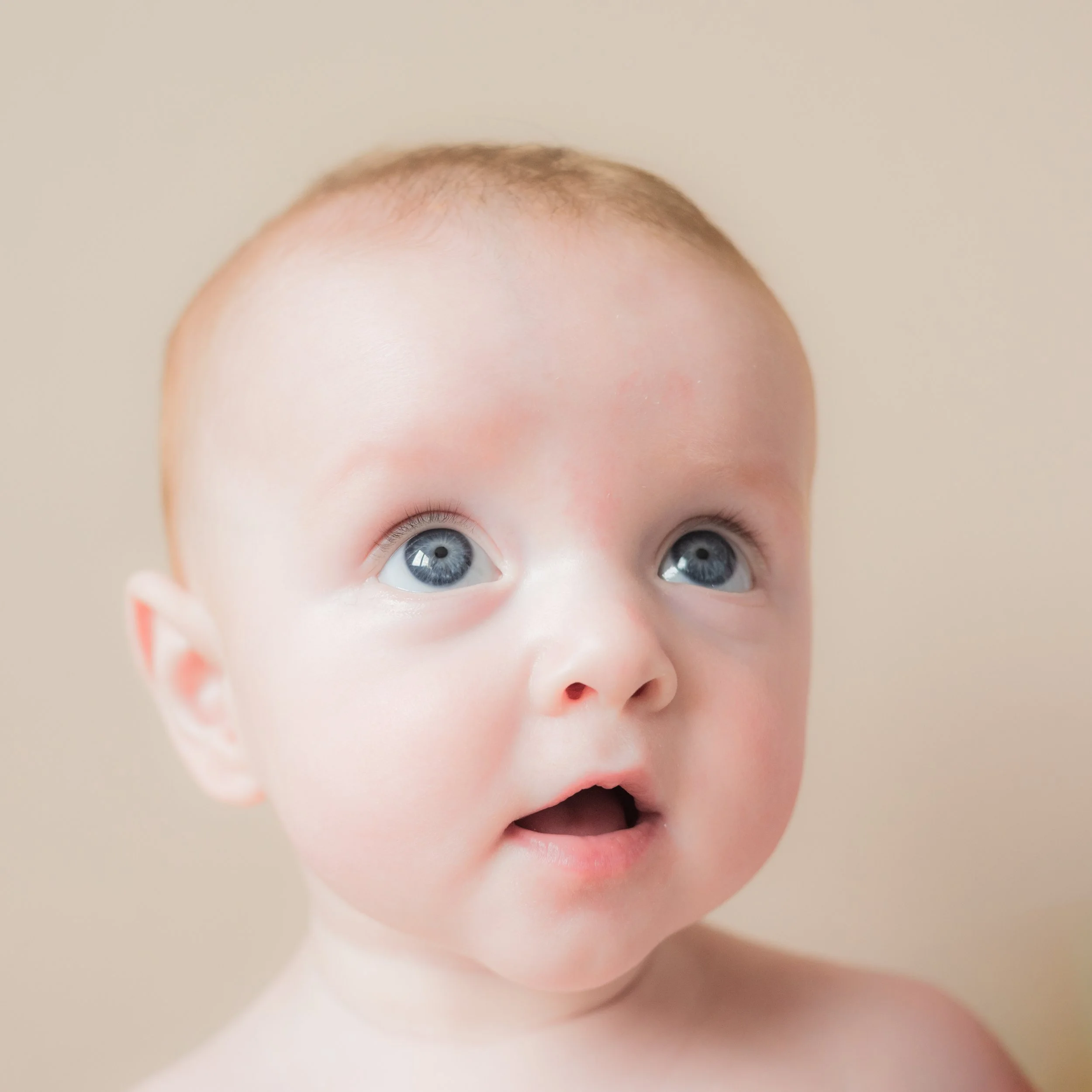A Family Story Session at Home with Baby Leo