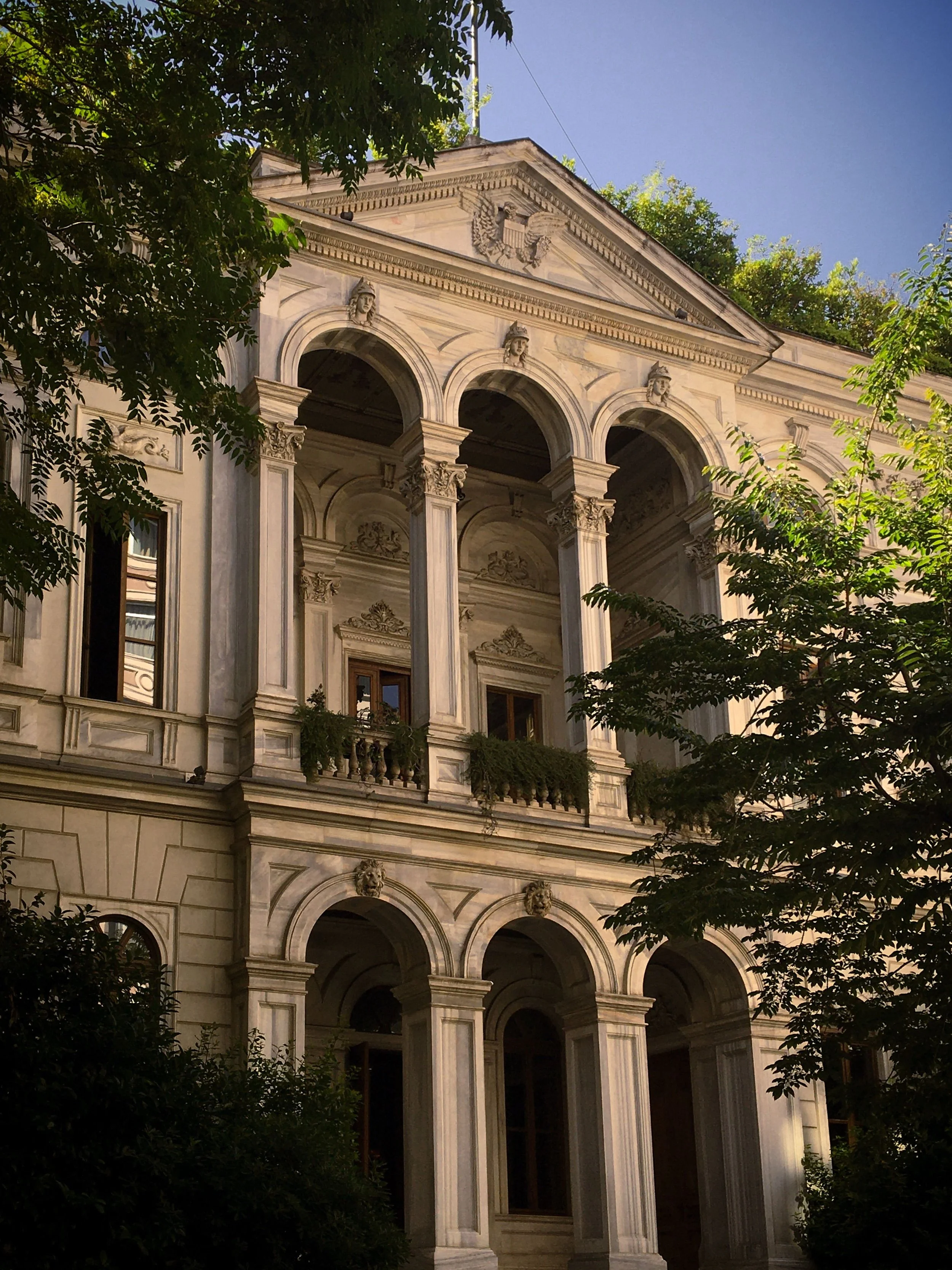 pexels-zeynep-silan-727236558-20923080.jpg