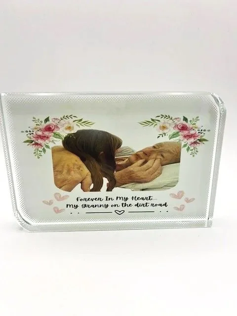 This crystal was made for a granddaughter that lost her favorite grandmother.