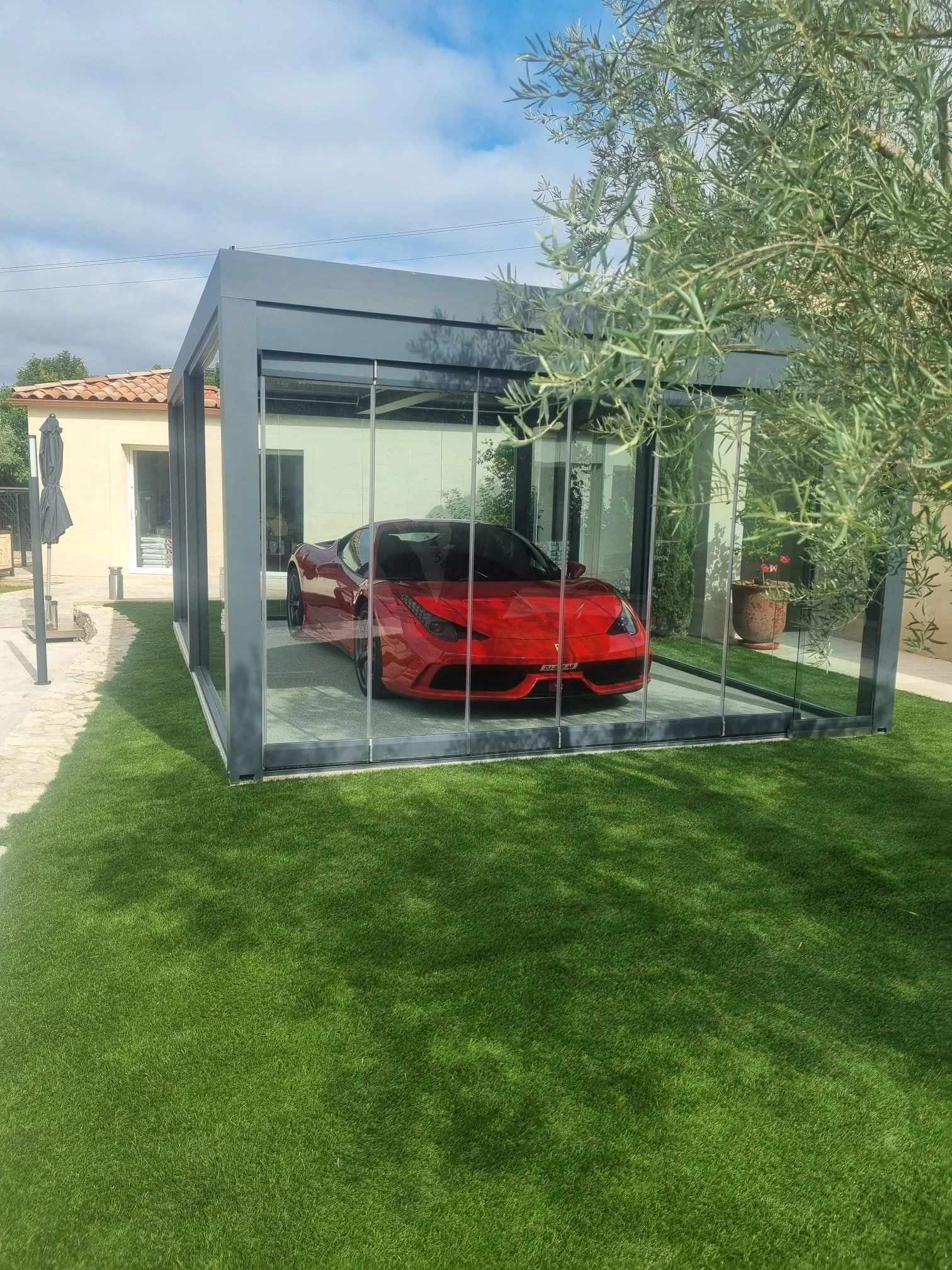Carports et carports solaires