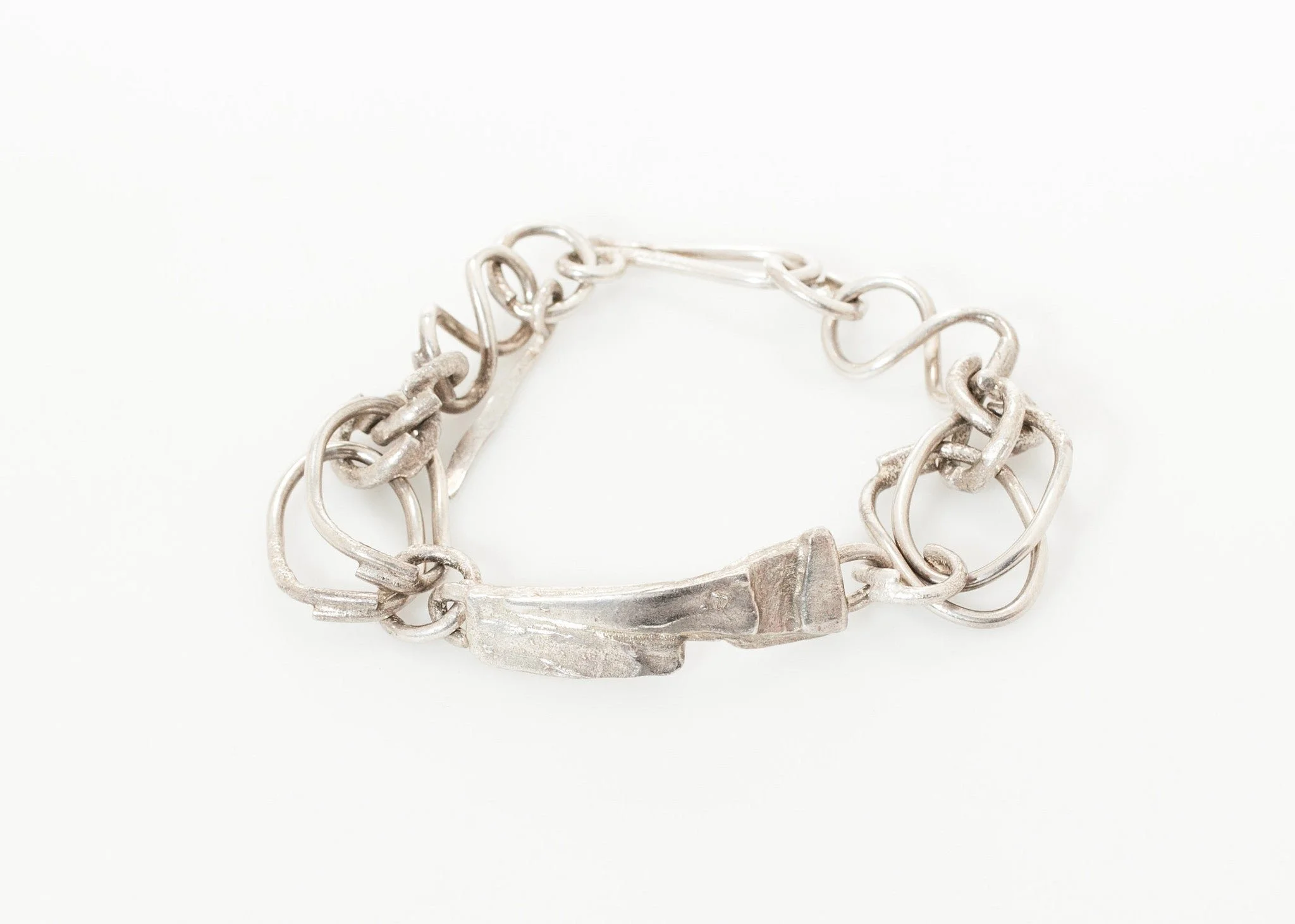 product_bracelet_1-100_silver-id-bracelet_02.jpeg