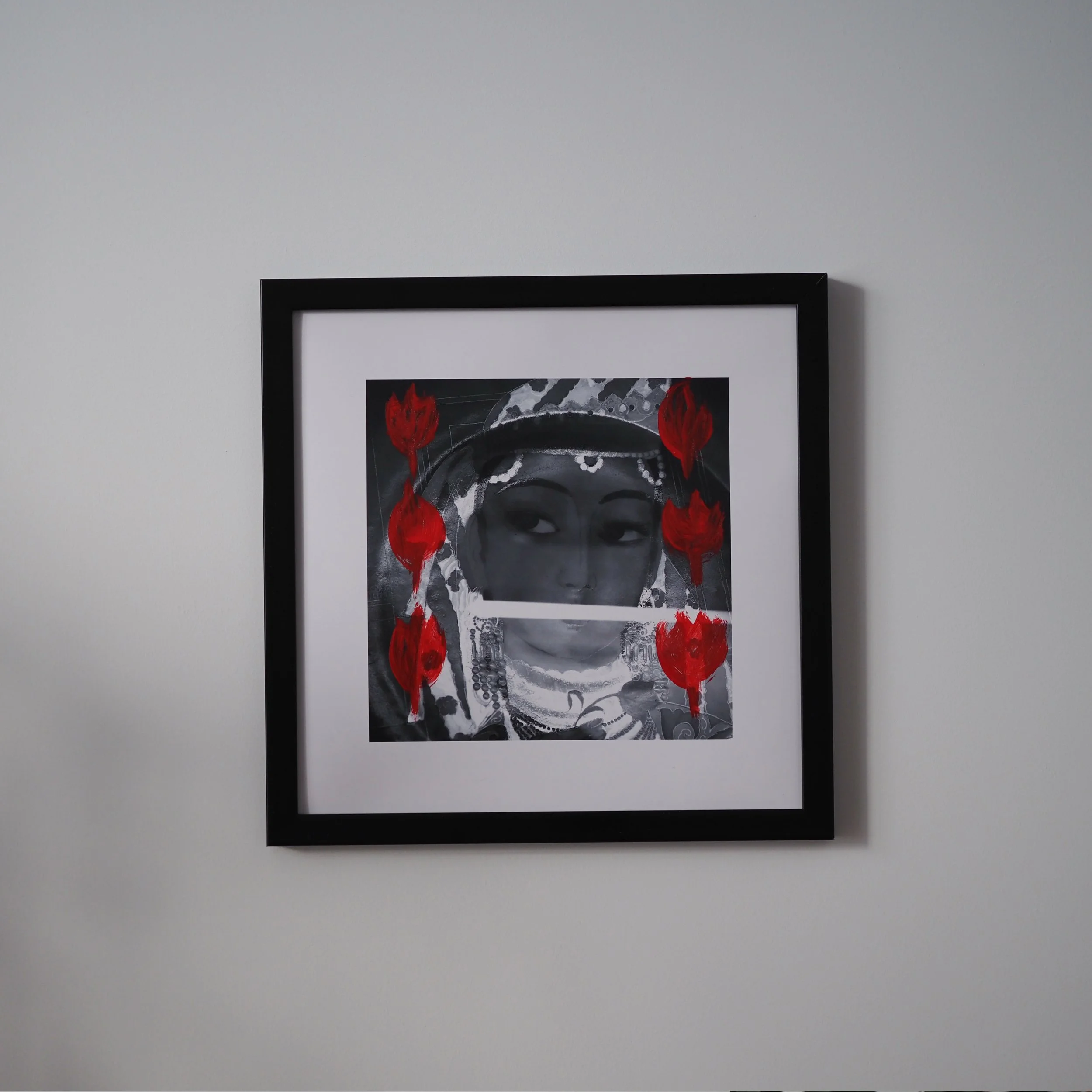 "Тюльпаны", 2026, 30/30, архивный пигментный отпечаток, акрил