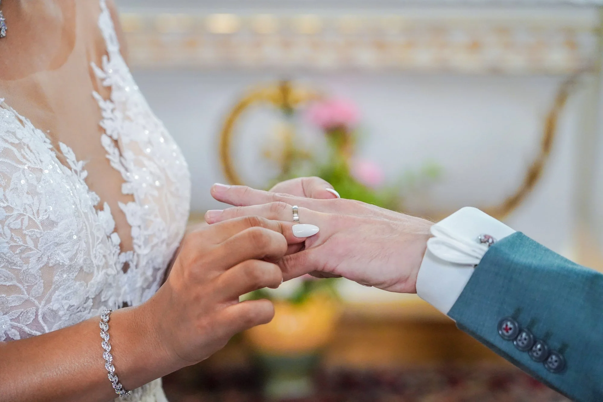 Cérémonie de mariage échange des alliance.