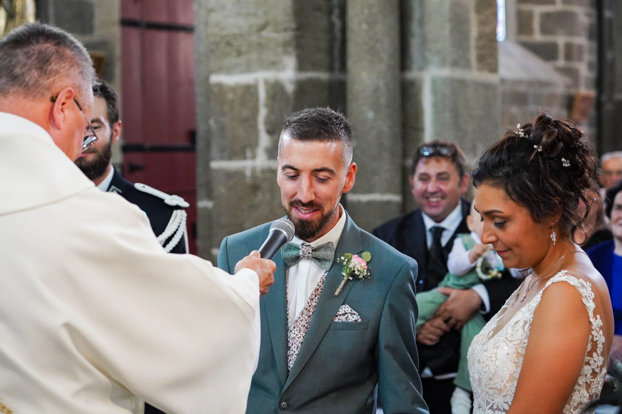 Cérémonie église mariage et échange de voeux.