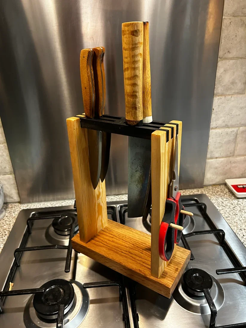 knives in open side block