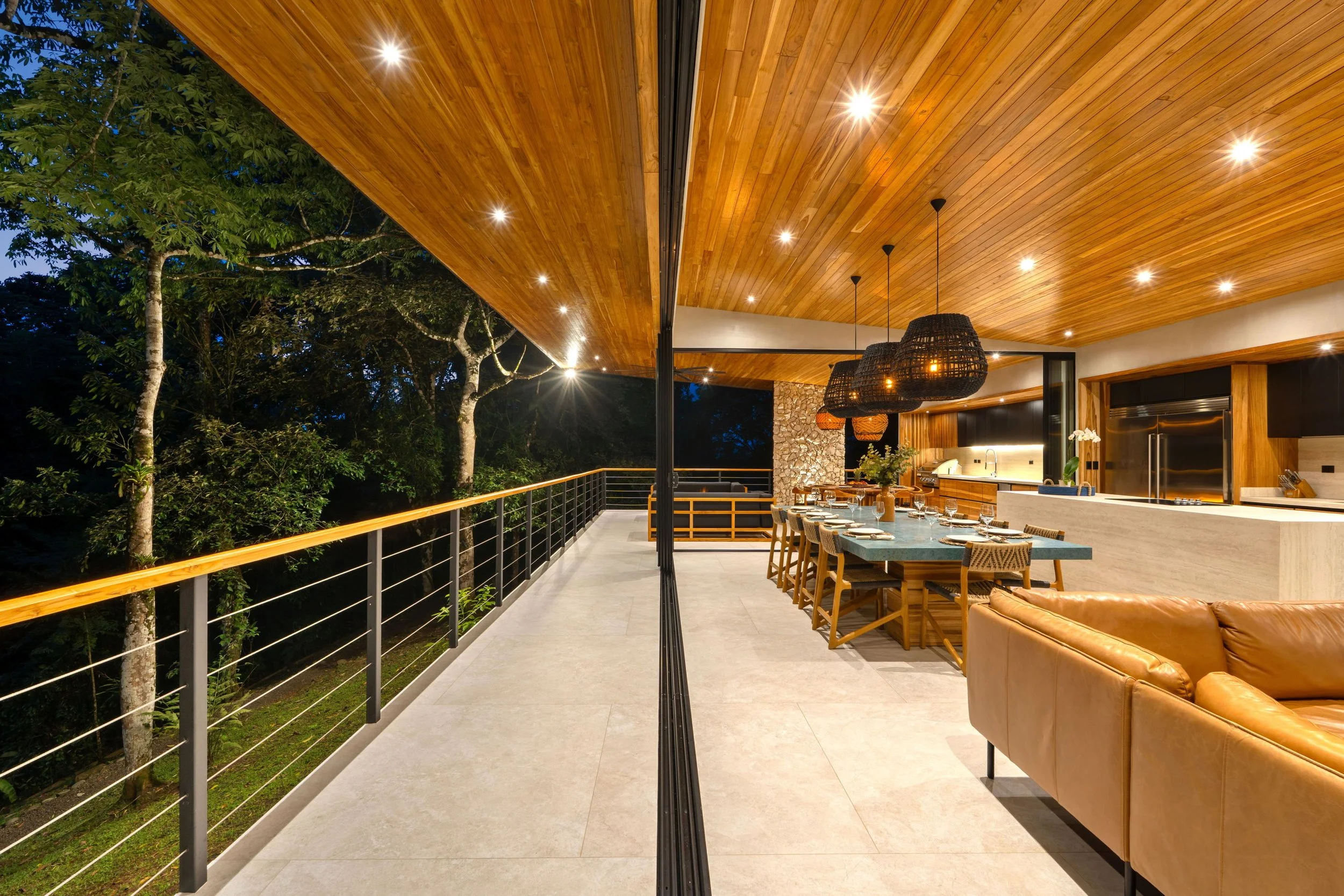CasaTwilight11.resize_x2000.jpg