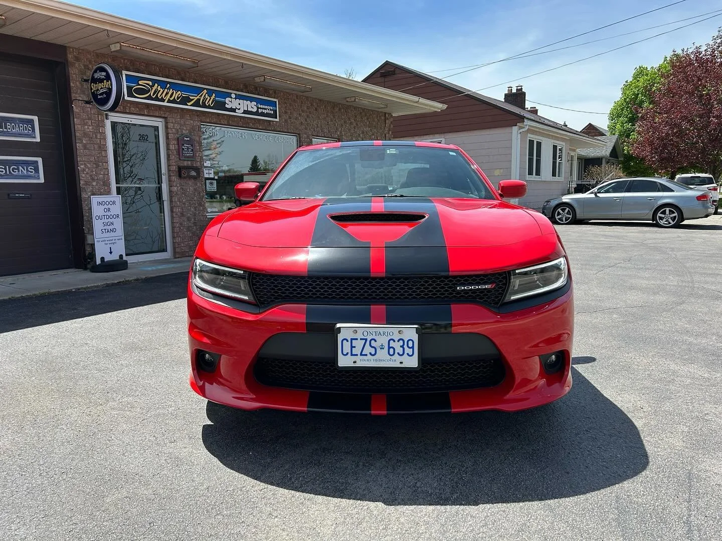 Racing stripes may not help you go faster but definitely make ya look faster 😎🏎️

#dodgecharger #racingstripes #3M #vinyl #averydennison #norfolkcounty #vehiclegraphics