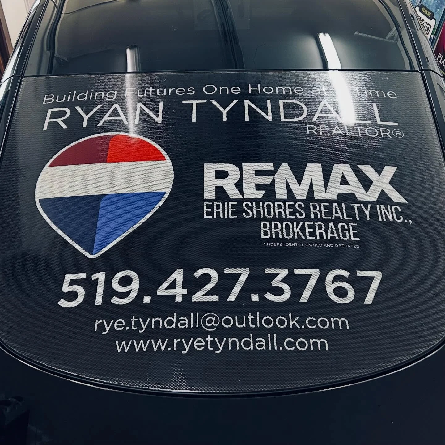 Good Friday&rsquo;s are nice for throwing down a slick window perf graphic. A great solution that combines full colour graphics capability and still allows visibility from the inside of your vehicle 😎
This was the go to option for local #realtor @ty
