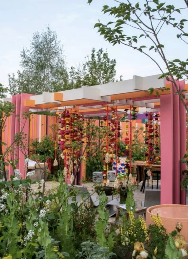 Award-winning garden designer in Hertfordshire, creating bespoke, colour-rich outdoor spaces across the UK.