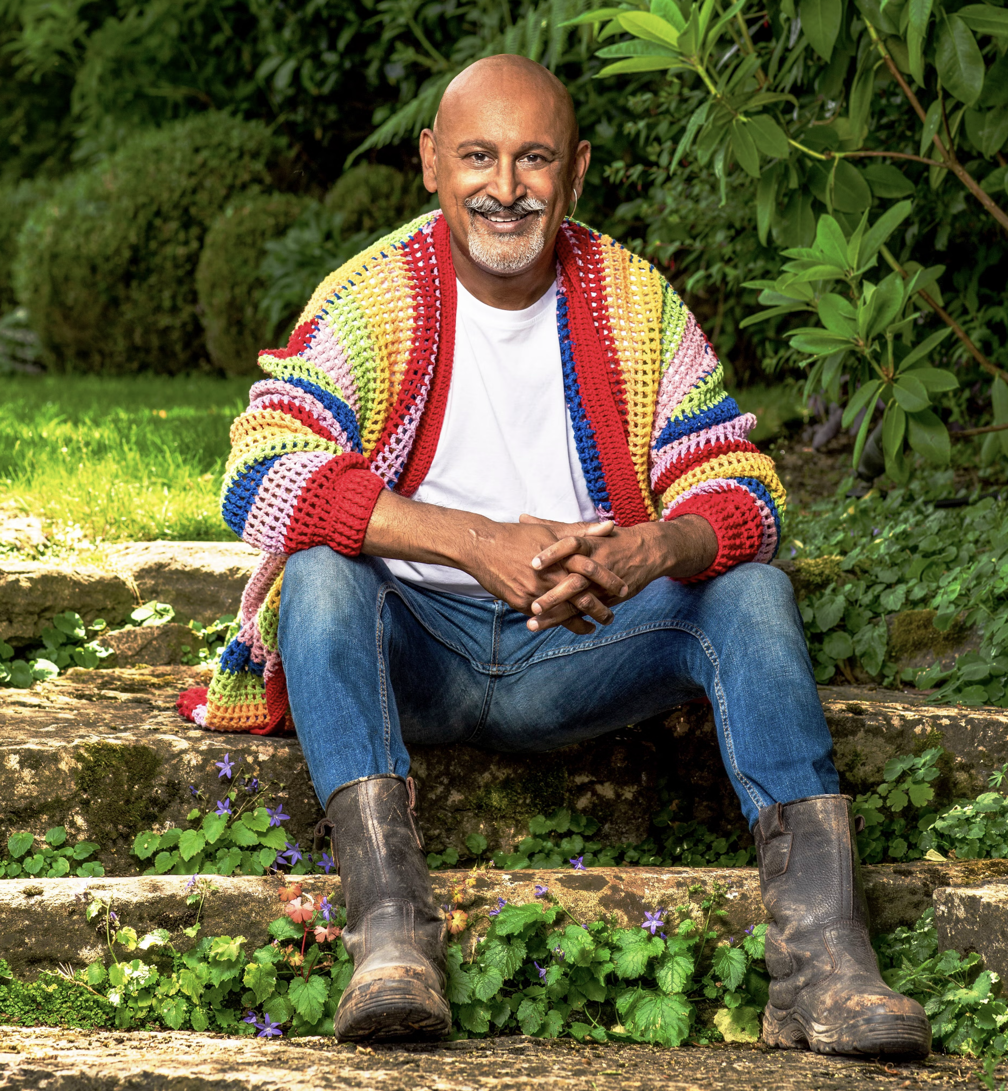 Award-winning garden designer in Hertfordshire, creating bespoke, colour-rich outdoor spaces across the UK.