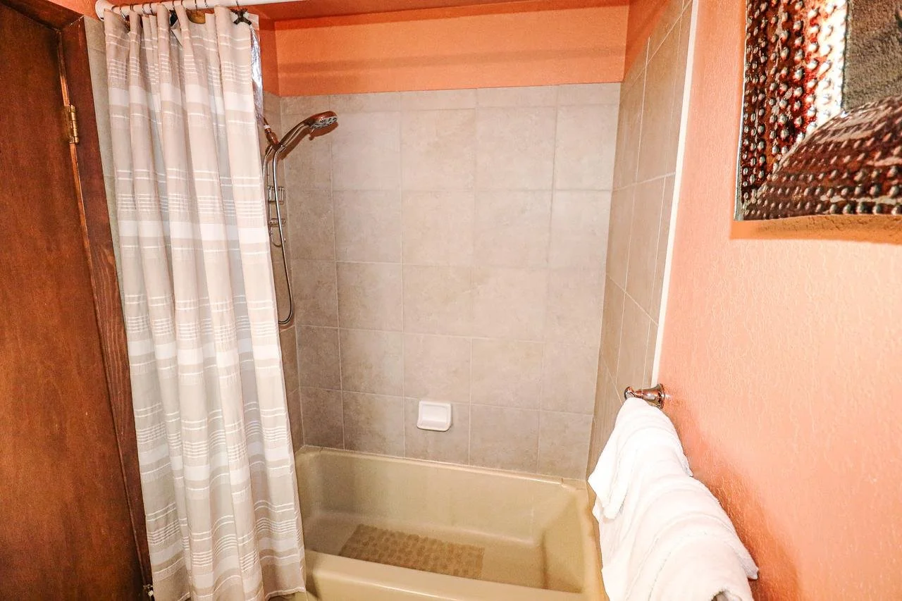 Full Bath with Shower & Tub Combo.jpg