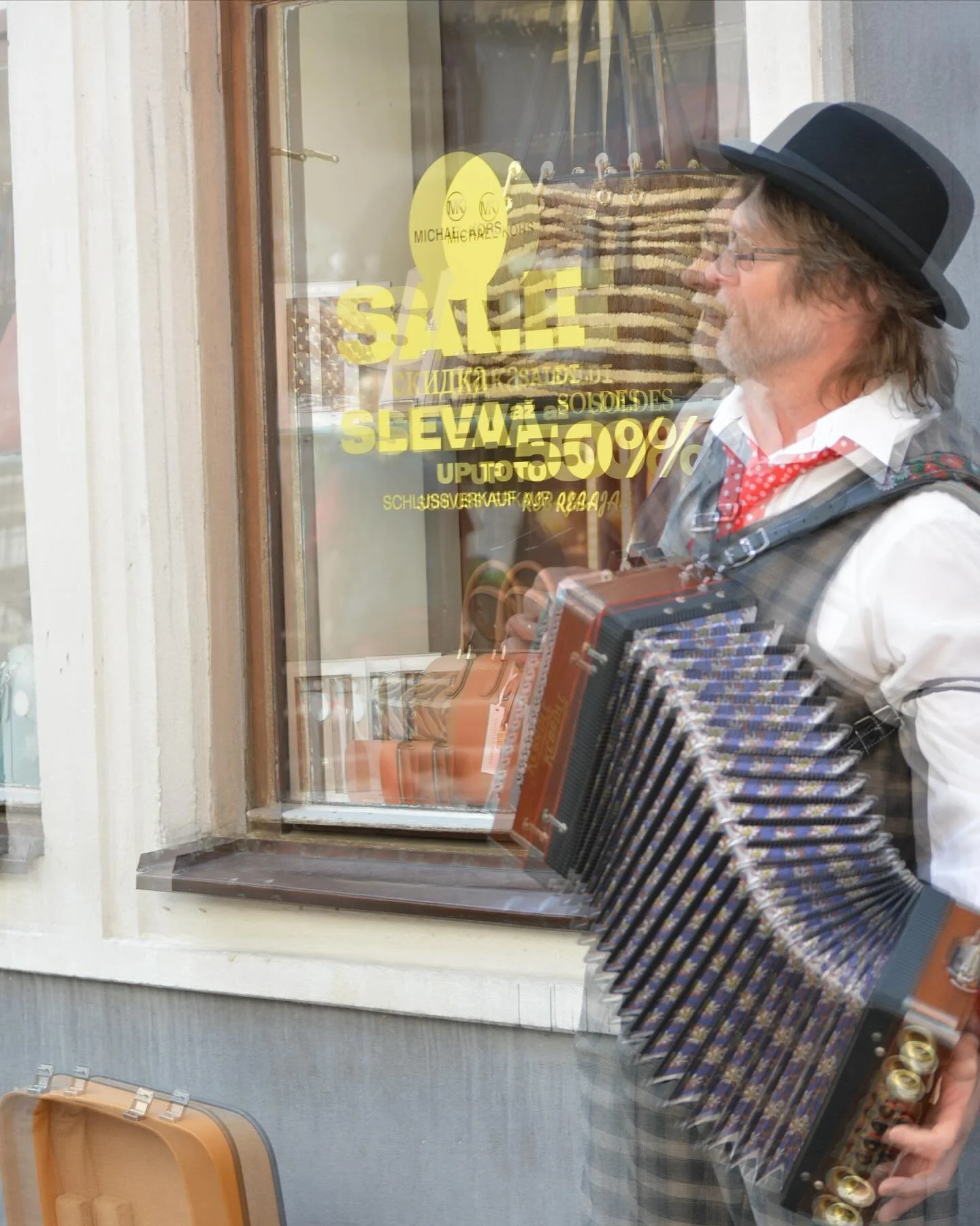 The musical town of Cesky Krumlov 🧡

_____________________________________________
#europetrip #eurotrip #europetourism #photooftheday #cnttraveller #natgeophotography #yourshotphotographer #bestvacations #nikon #nikonphotography #nikonphoto #nikonp