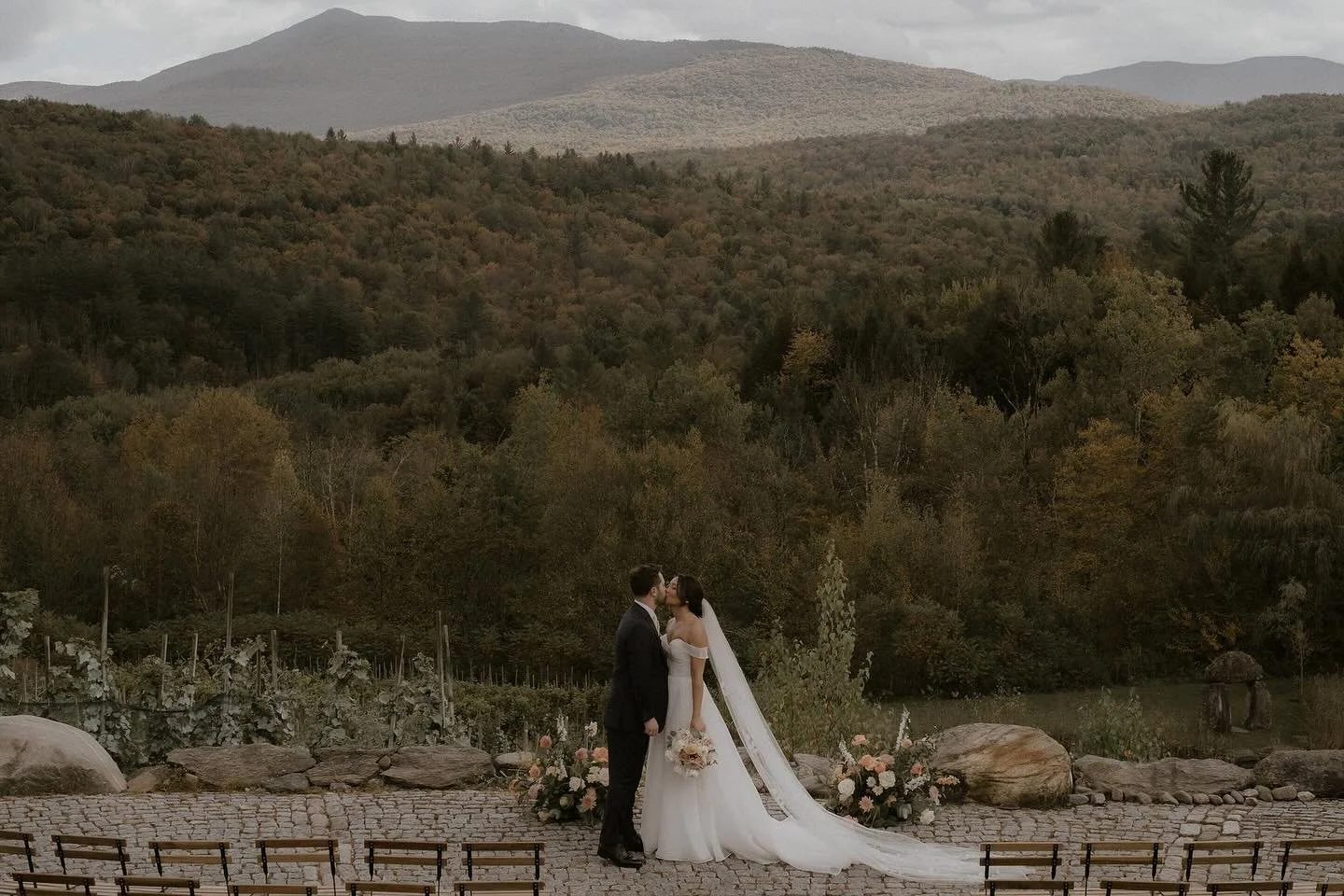 Such a pleasure working with S+A, a kind and incredibly fun couple surrounded by beautiful friends and family.

The crisp September day hit me instantly when I stepped out, with the fresh scent of autumn trees rushing in. Many people choose this time