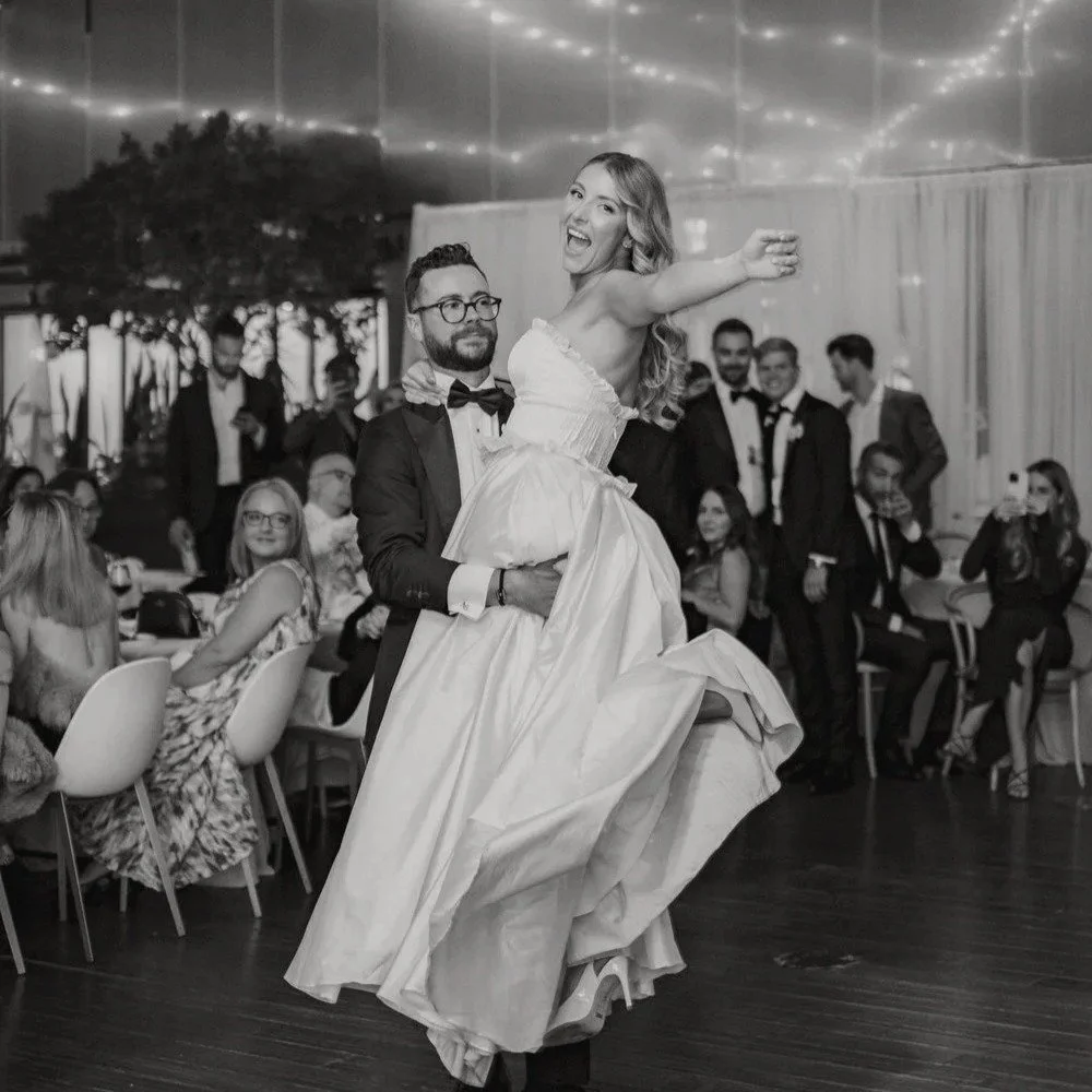 Planner&nbsp;@vowsbyberryman
Flowers&nbsp;@flourishandknot
Venue&nbsp;@terrasse_ciel_ouvert&nbsp;@lecathcart&nbsp;@hostmtl
Dress&nbsp;@dreamityourselfmontreal
Hairstylist&nbsp;@sophielarose.hair
Makeup artists&nbsp;@makeupbyamnd