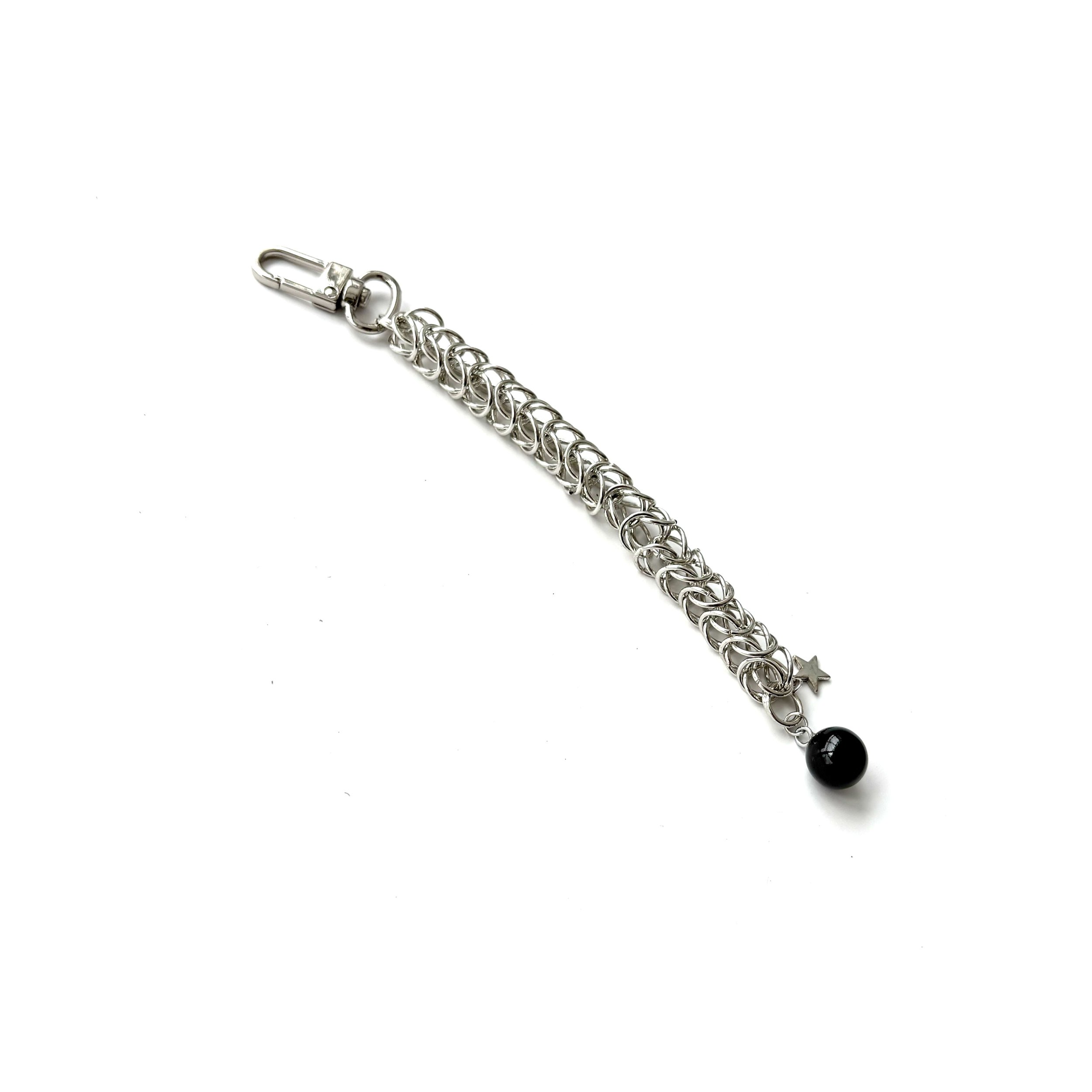 chain_blackdrop01.jpg