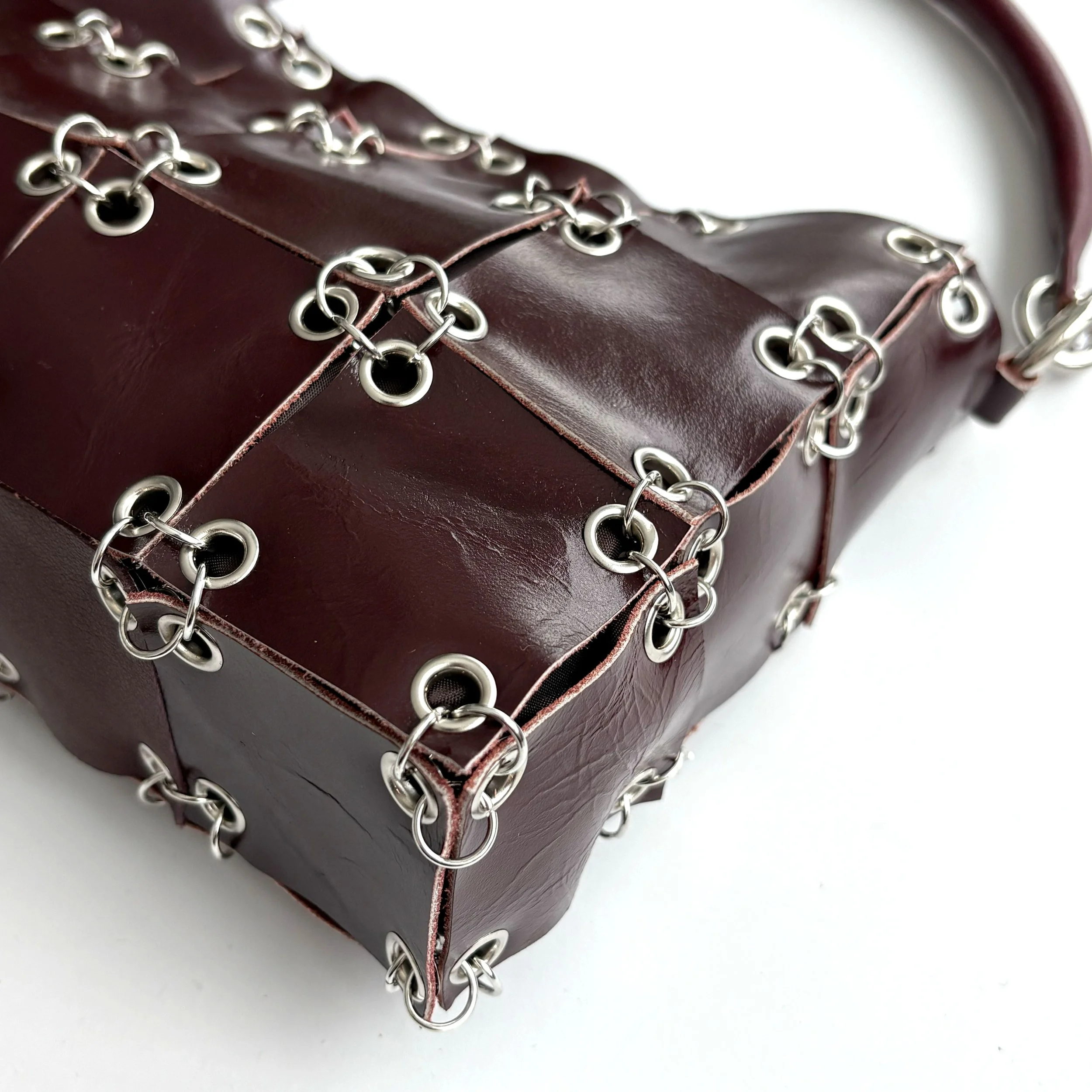 burgundybag_detail01.jpg