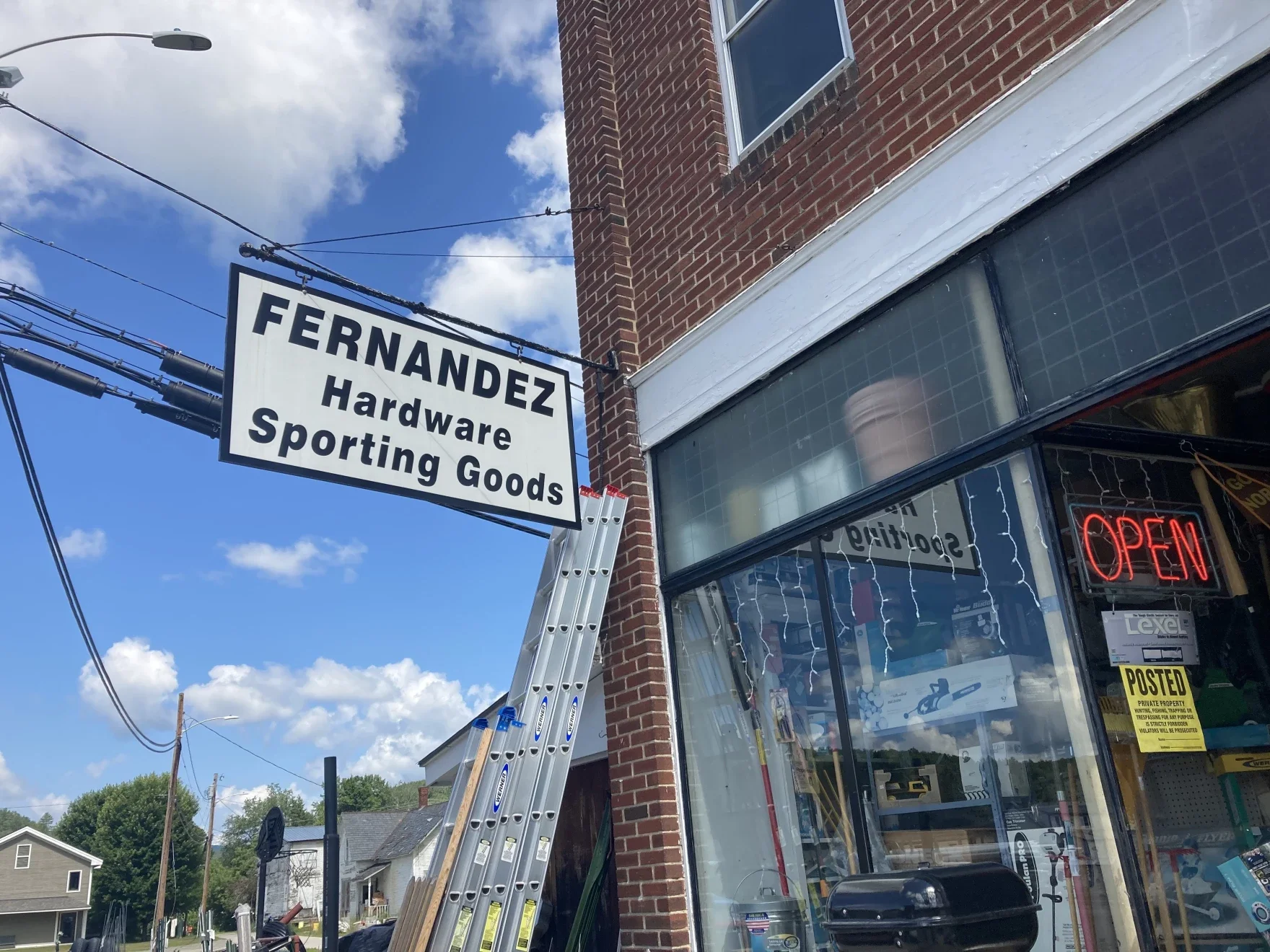 Fernandez Hardware