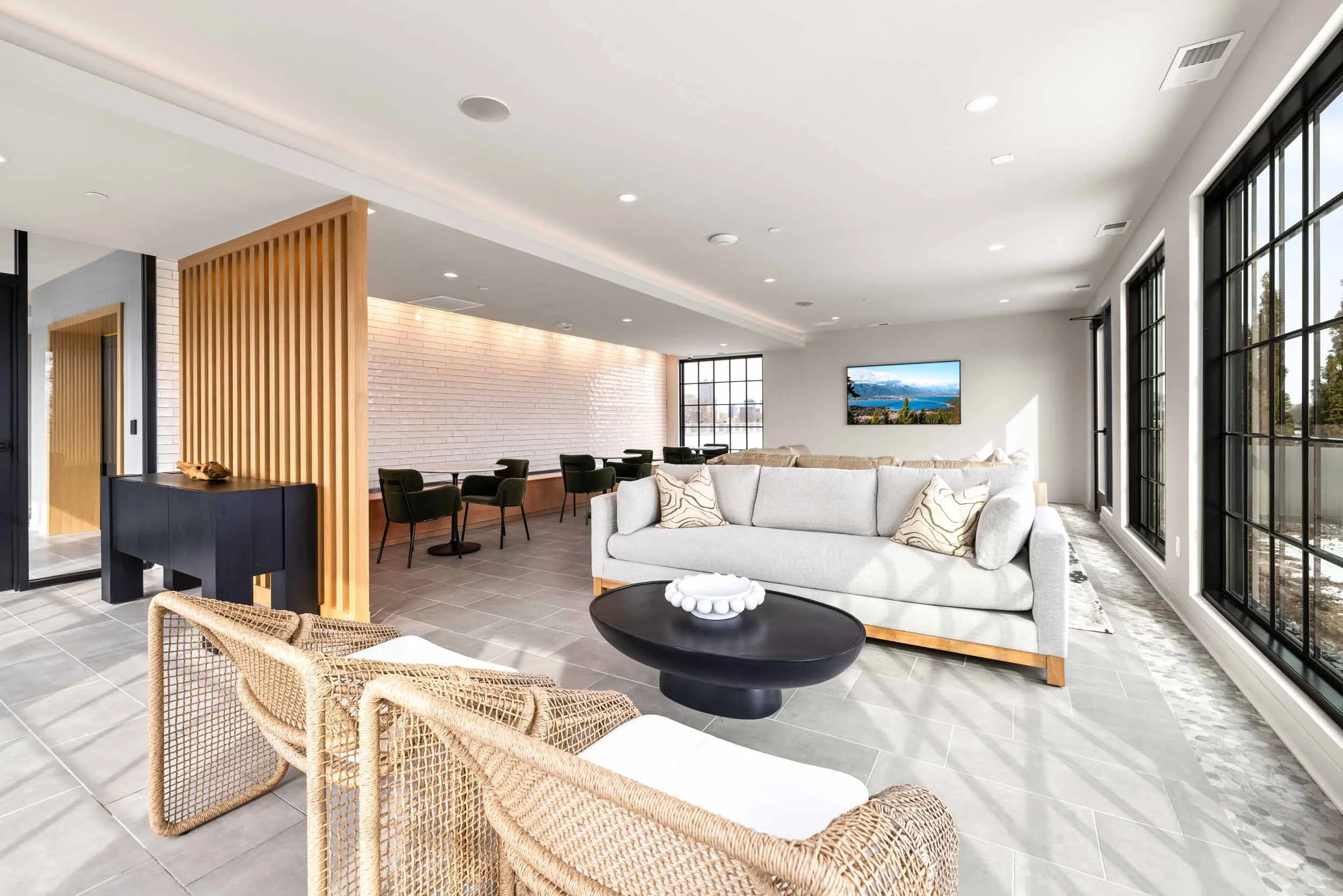 Jaeger Square | German Village Apartments in Columbus, OH | Resident Lounge