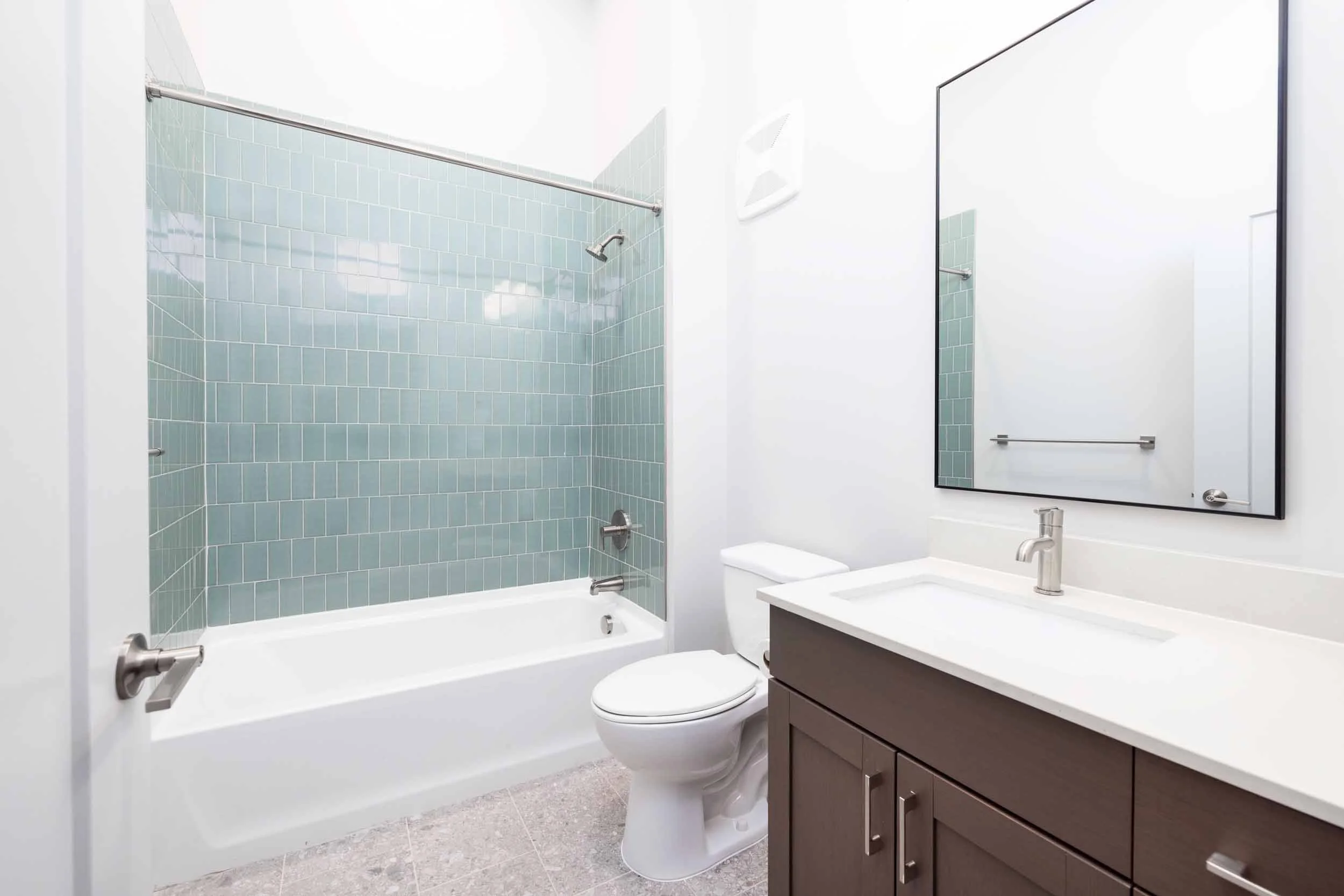 Jaeger Square | German Village Apartments in Columbus, OH | Bathroom