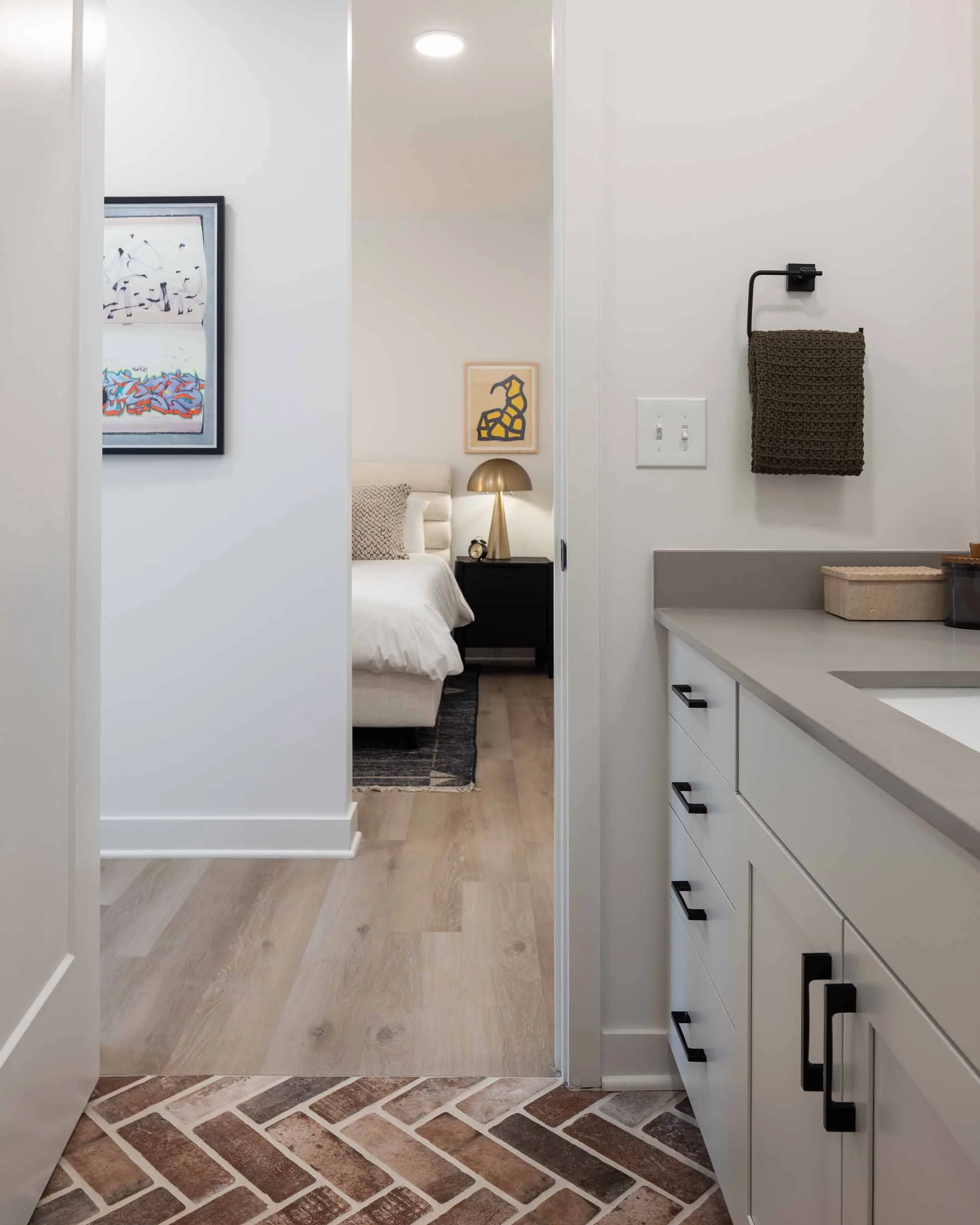 Jaeger Square | German Village Apartments in Columbus, OH | Bathroom